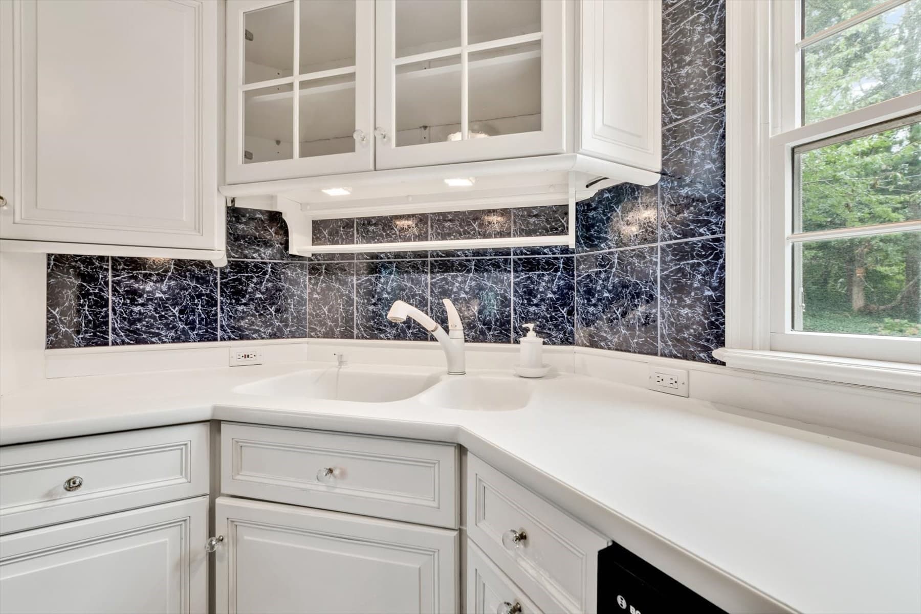 Single Family Residence at 844 W Yarmouth, Yarmouth MA 02675, Yarmouth, photo 11 of 27