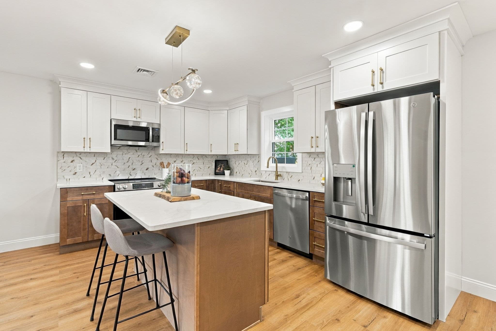 Single Family Residence at 223 Jenckes, Woonsocket RI 02895, Woonsocket, photo 5 of 42