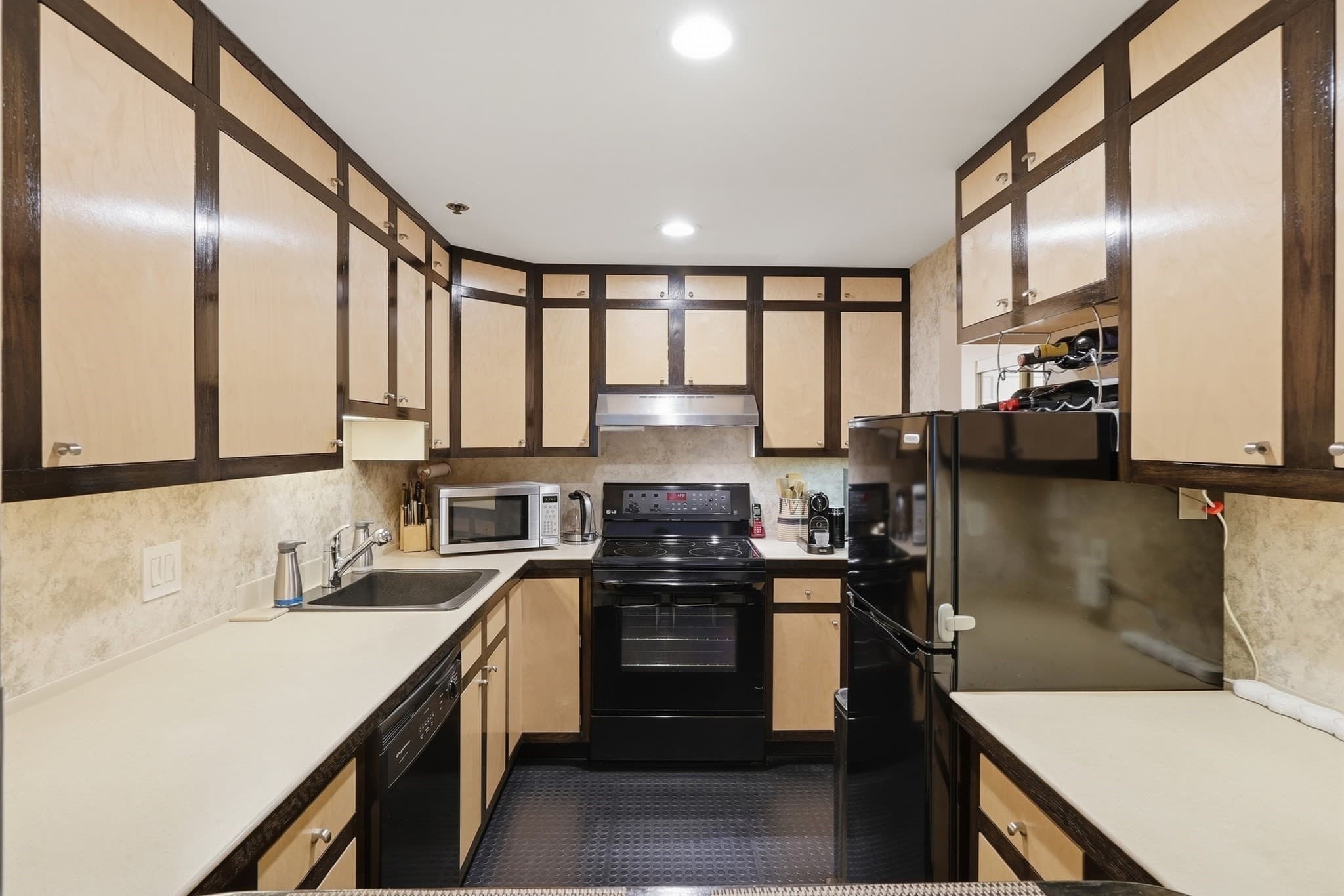 Condominium at 44 Elm Street # 109, Worcester MA 01609, Worcester, photo 13 of 27