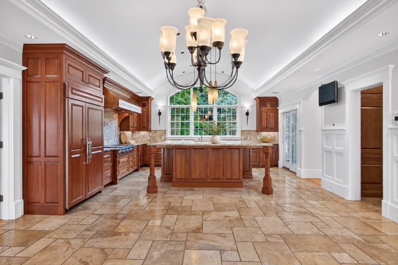 Single Family Residence at 68 W Hill Ave, Melrose MA 02176, Melrose, photo 5 of 42