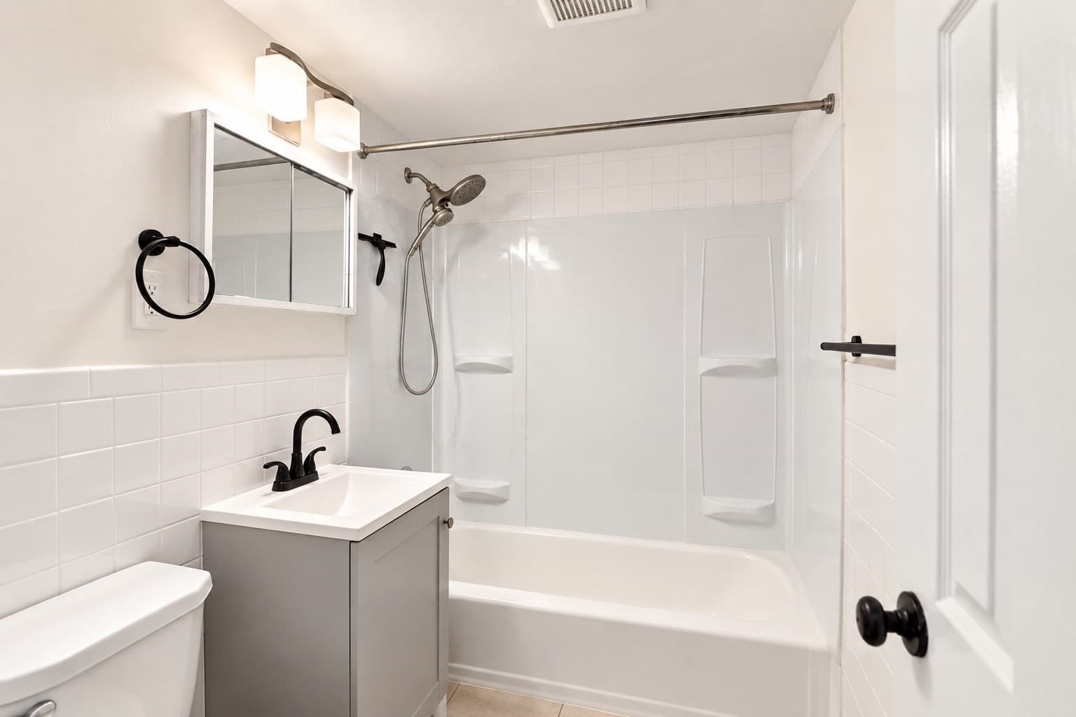 Condominium at 41 Warren St # B2, Waltham MA 02453, Waltham, photo 11 of 23
