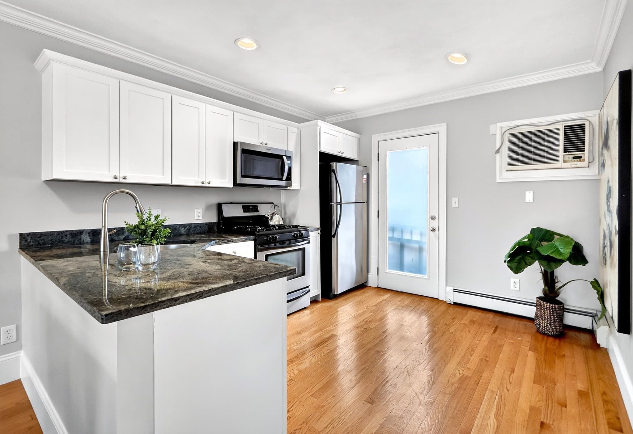 Condominium at 139 W 6th St # 2, Boston MA 02127, Boston, photo 9 of 33