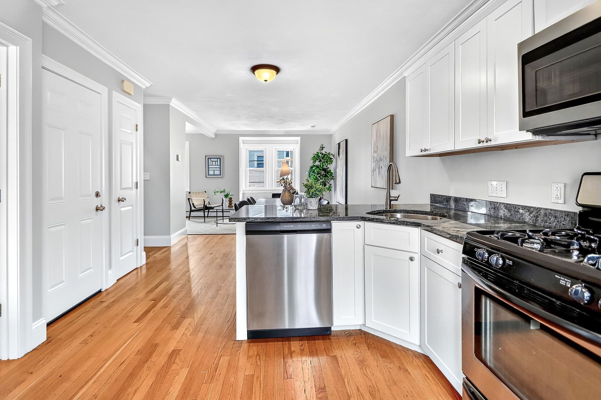 Condominium at 139 W 6th St # 2, Boston MA 02127, Boston, photo 10 of 33