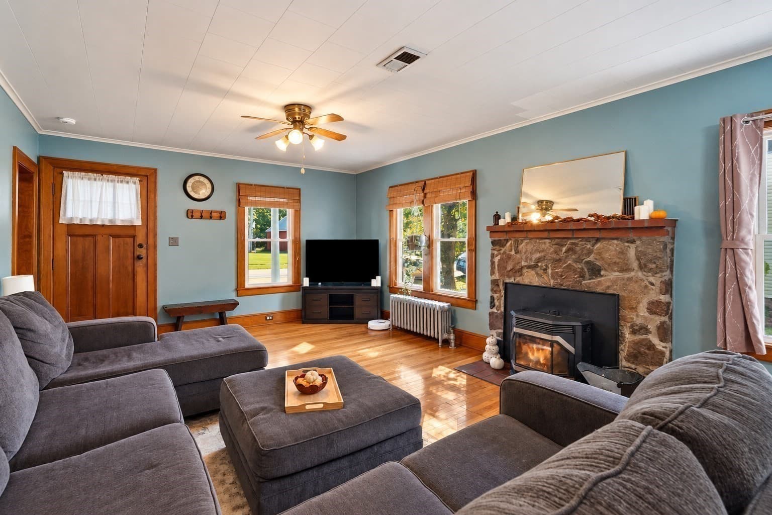 Single Family Residence at 575 Main St, Wilbraham MA 01095, Wilbraham, photo 9 of 41