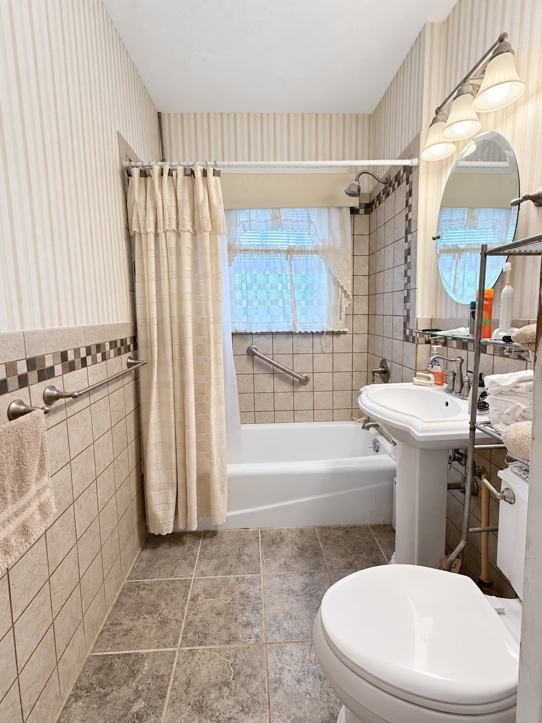 Single Family Residence at 16 Winnipeg St, Worcester MA 01607, Worcester, photo 6 of 23