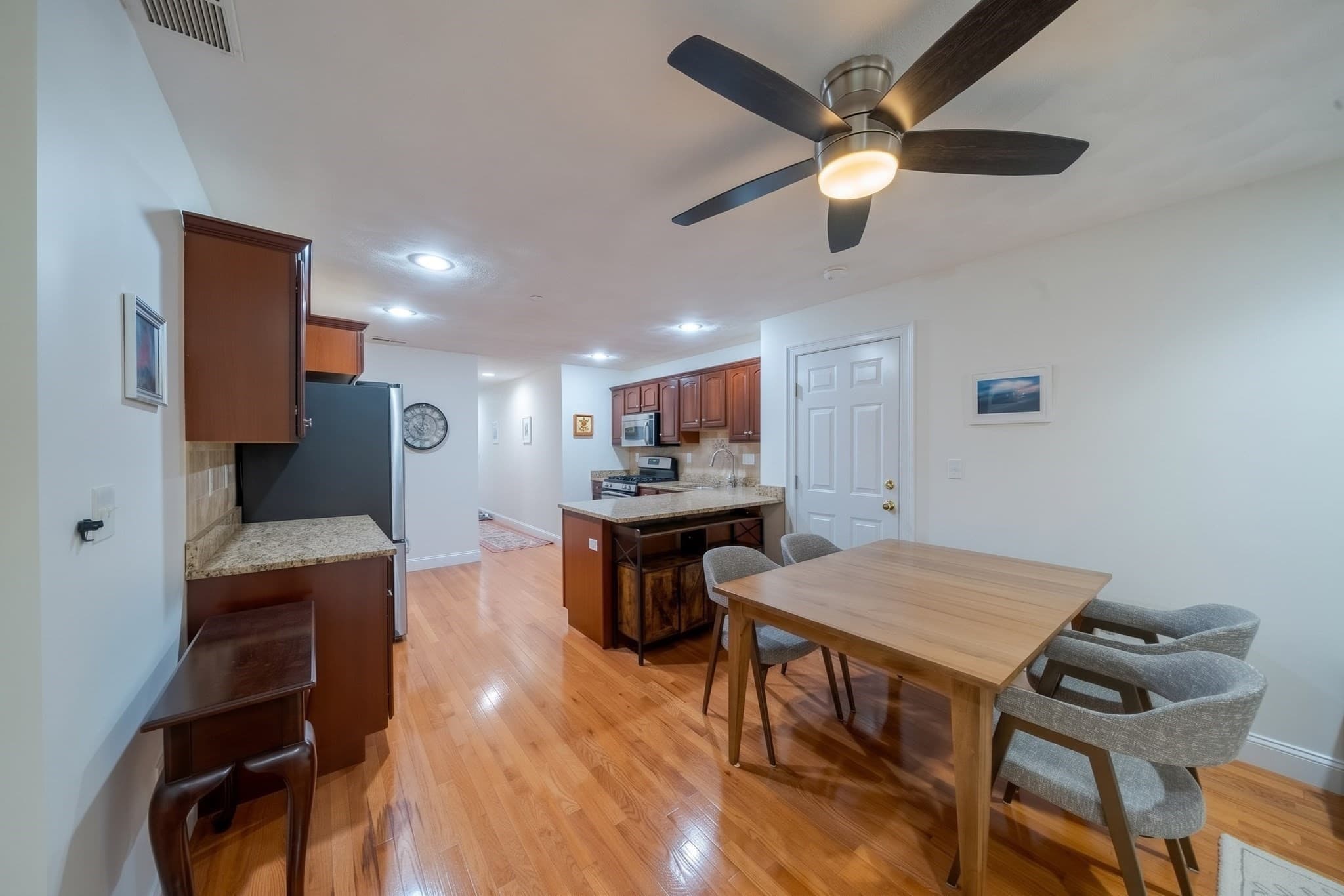 Condominium at 10 Cunningham Ln # 104, Billerica MA 01821, Billerica, photo 6 of 27