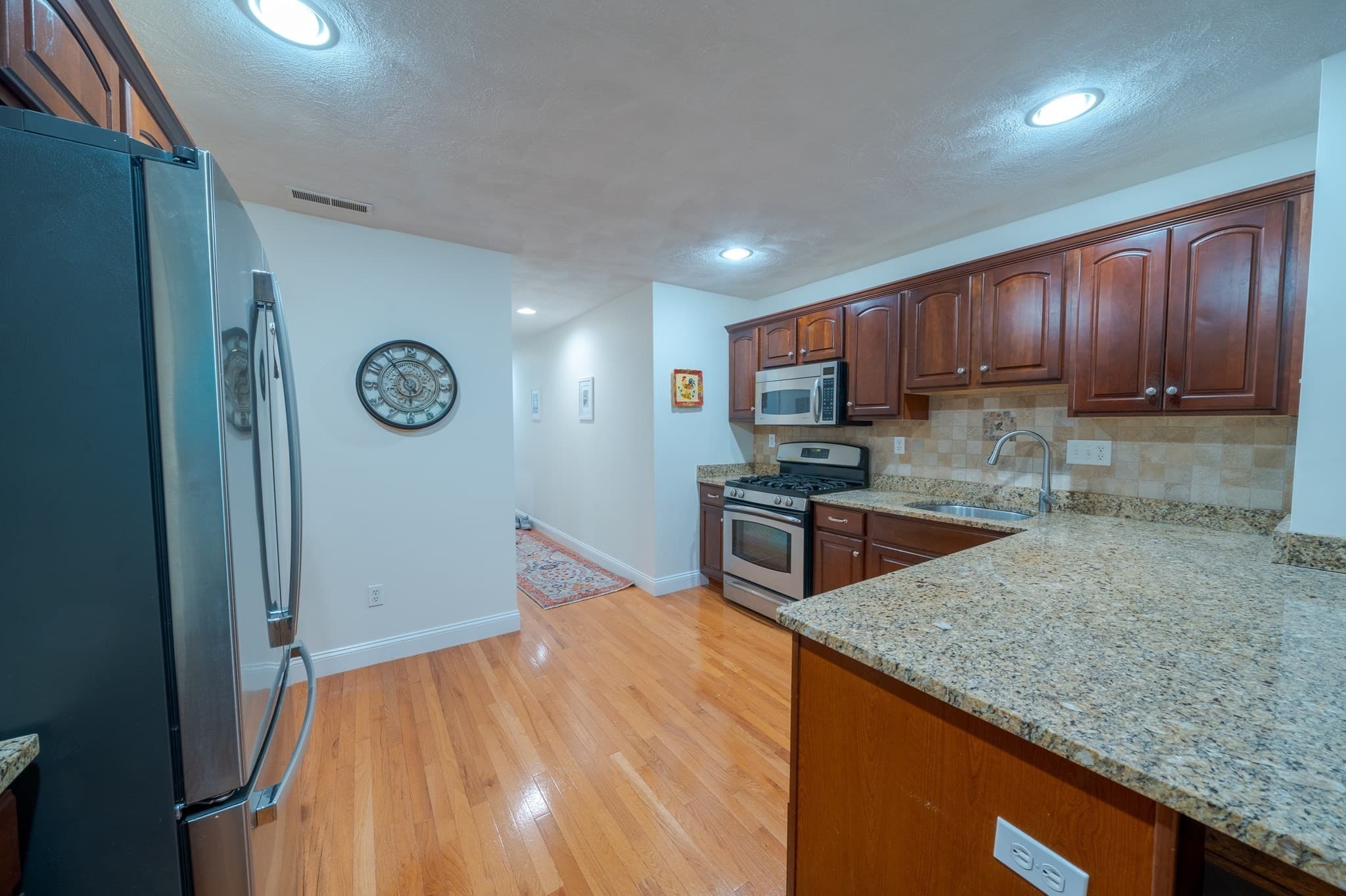 Condominium at 10 Cunningham Ln # 104, Billerica MA 01821, Billerica, photo 4 of 27