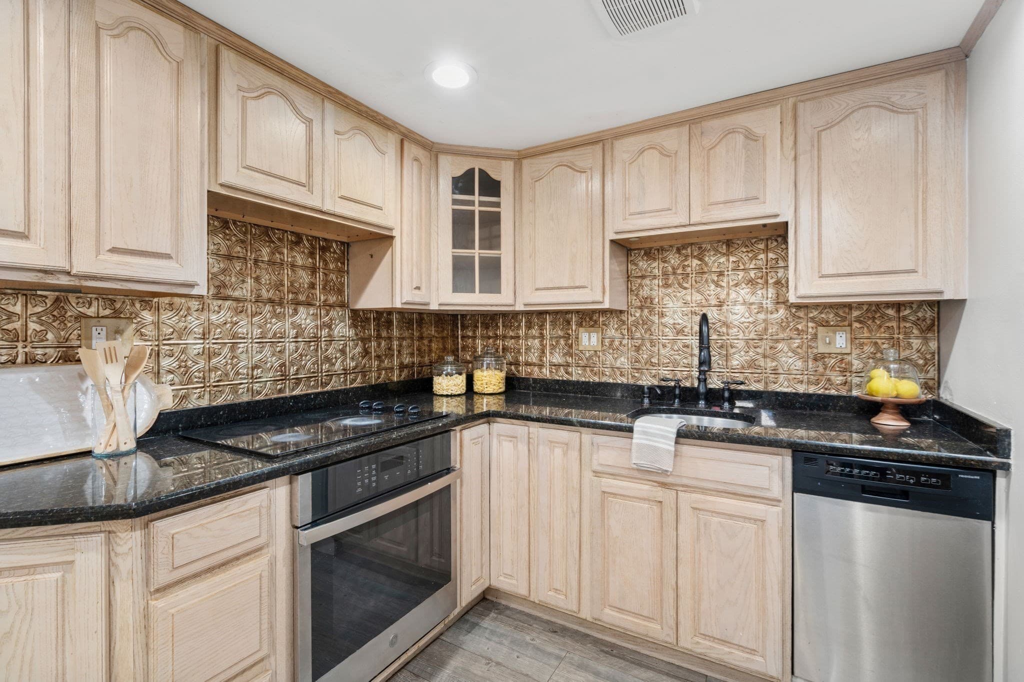 Condominium at 365 Faneuil St # 4, Boston MA 02135, Boston, photo 7 of 28