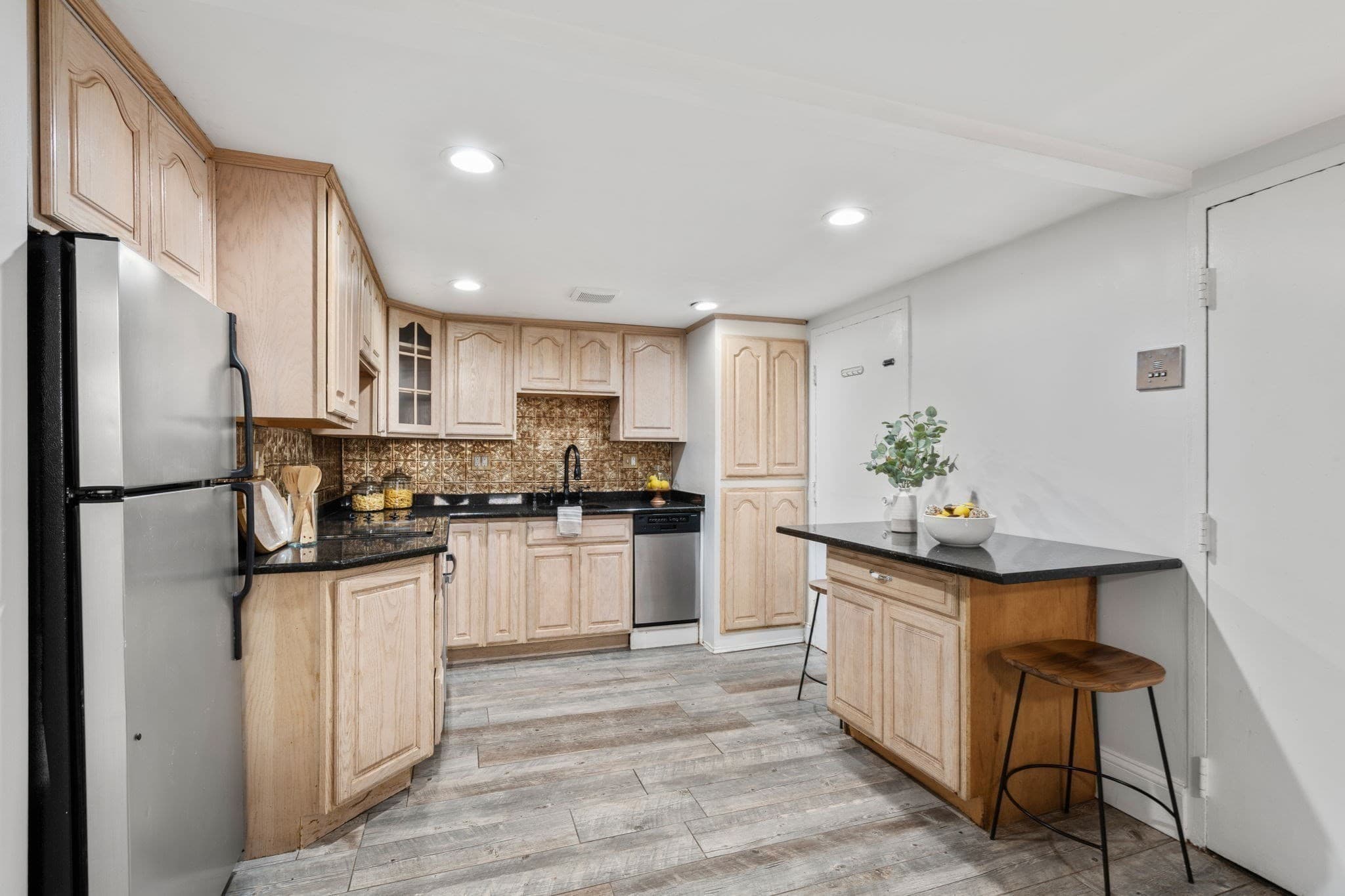 Condominium at 365 Faneuil St # 4, Boston MA 02135, Boston, photo 3 of 28