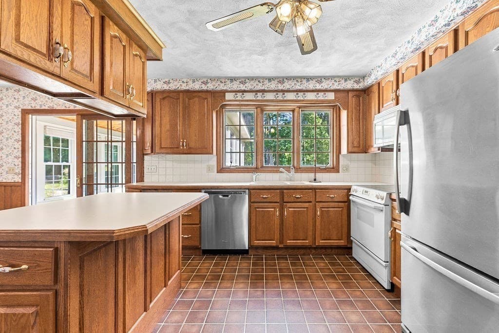 Single Family Residence at 45 Wheeler St, Rehoboth MA 02769, Rehoboth, photo 11 of 42