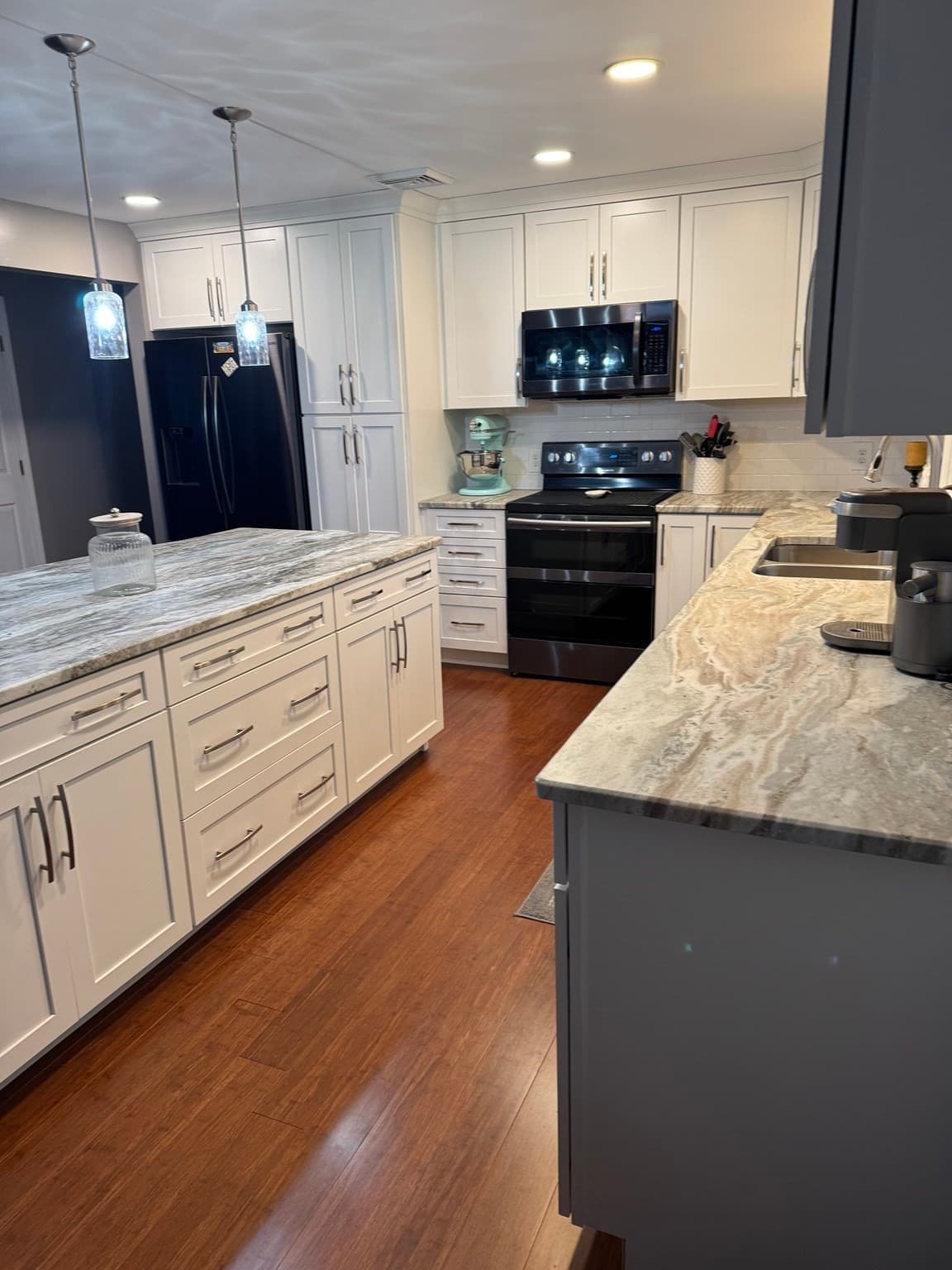Single Family Residence at 10 Radcliff Lane, Dartmouth MA 02747, Dartmouth, photo 3 of 12