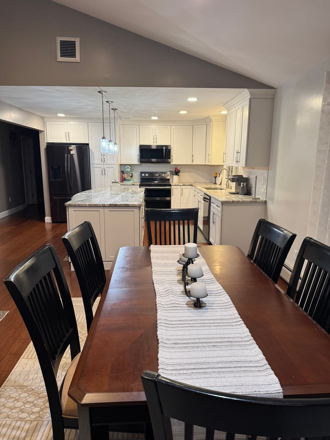 Single Family Residence at 10 Radcliff Lane, Dartmouth MA 02747, Dartmouth, photo 5 of 12