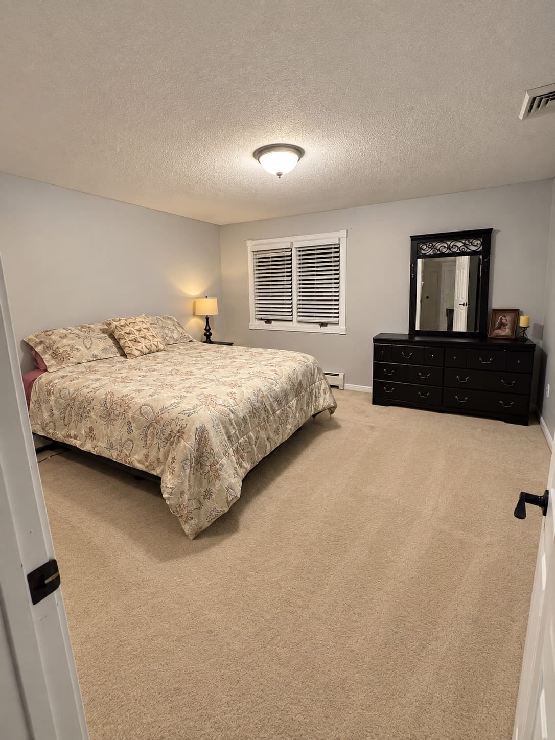 Single Family Residence at 10 Radcliff Lane, Dartmouth MA 02747, Dartmouth, photo 18 of 20