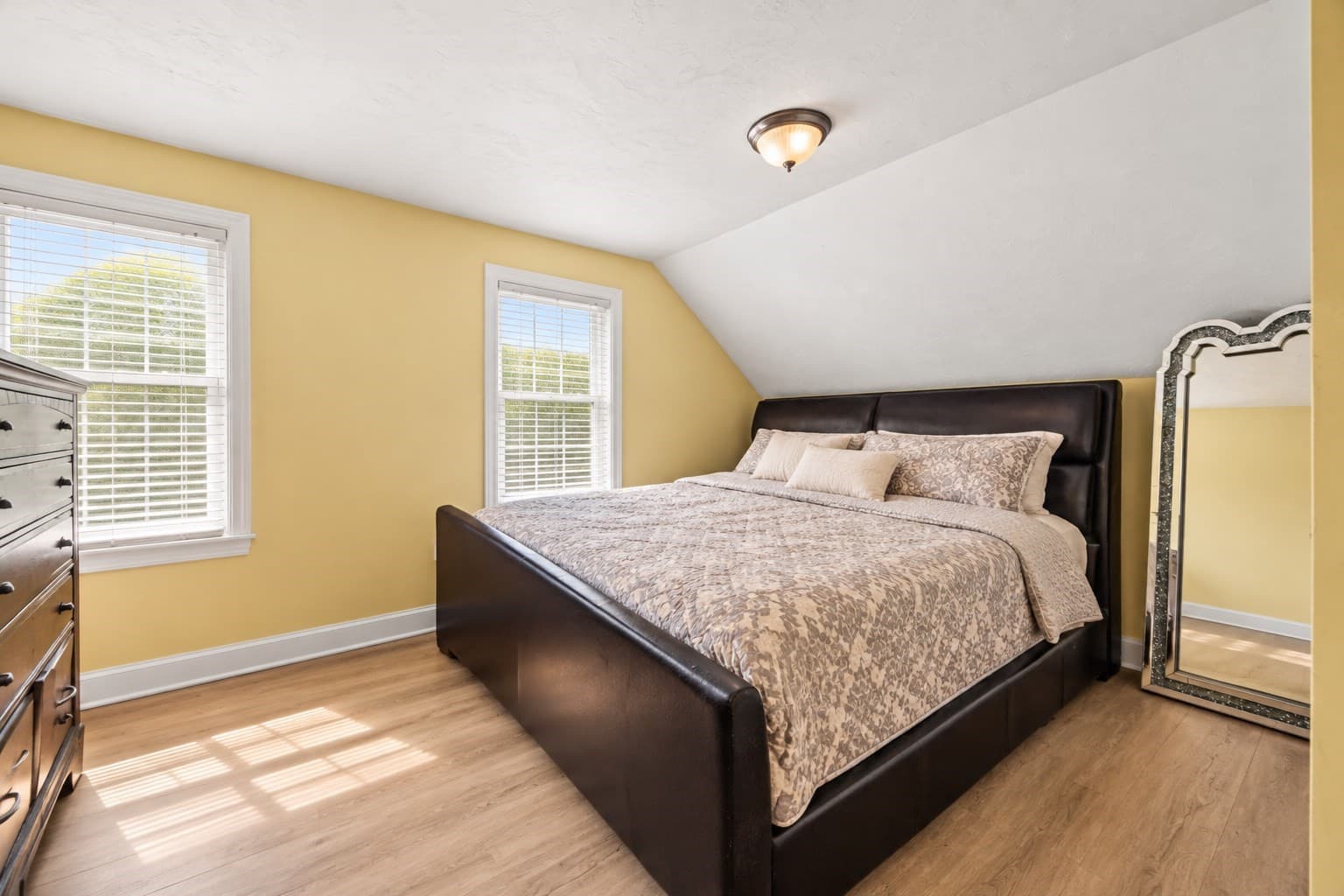 Single Family Residence at 16 Presbrey Ave, Taunton MA 02780, Taunton, photo 9 of 17