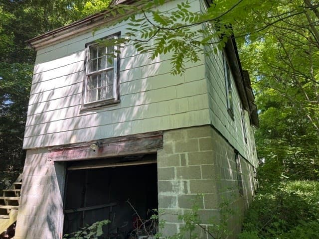 Residential at 327 E Main St, East Brookfield MA 01515, East Brookfield, photo 9 of 12