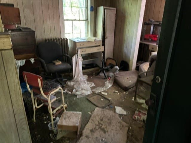Residential at 327 E Main St, East Brookfield MA 01515, East Brookfield, photo 10 of 12