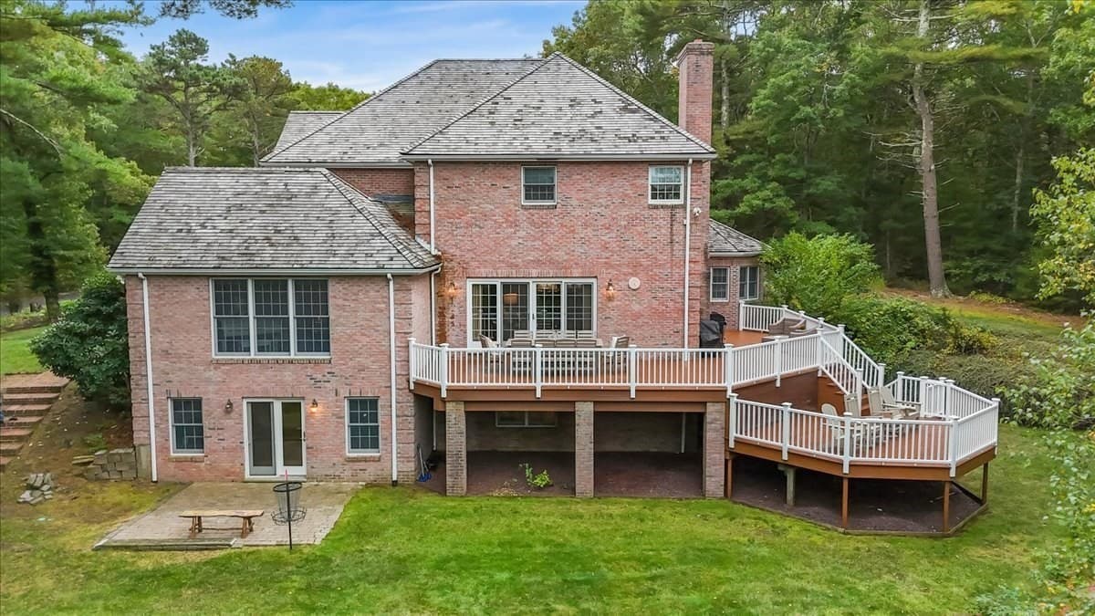 Single Family Residence at 7 Hibiscus Ln, Plymouth MA 02360, Plymouth, photo 6 of 42