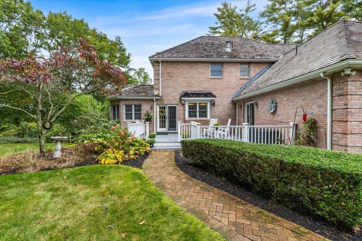 Single Family Residence at 7 Hibiscus Ln, Plymouth MA 02360, Plymouth, photo 5 of 42