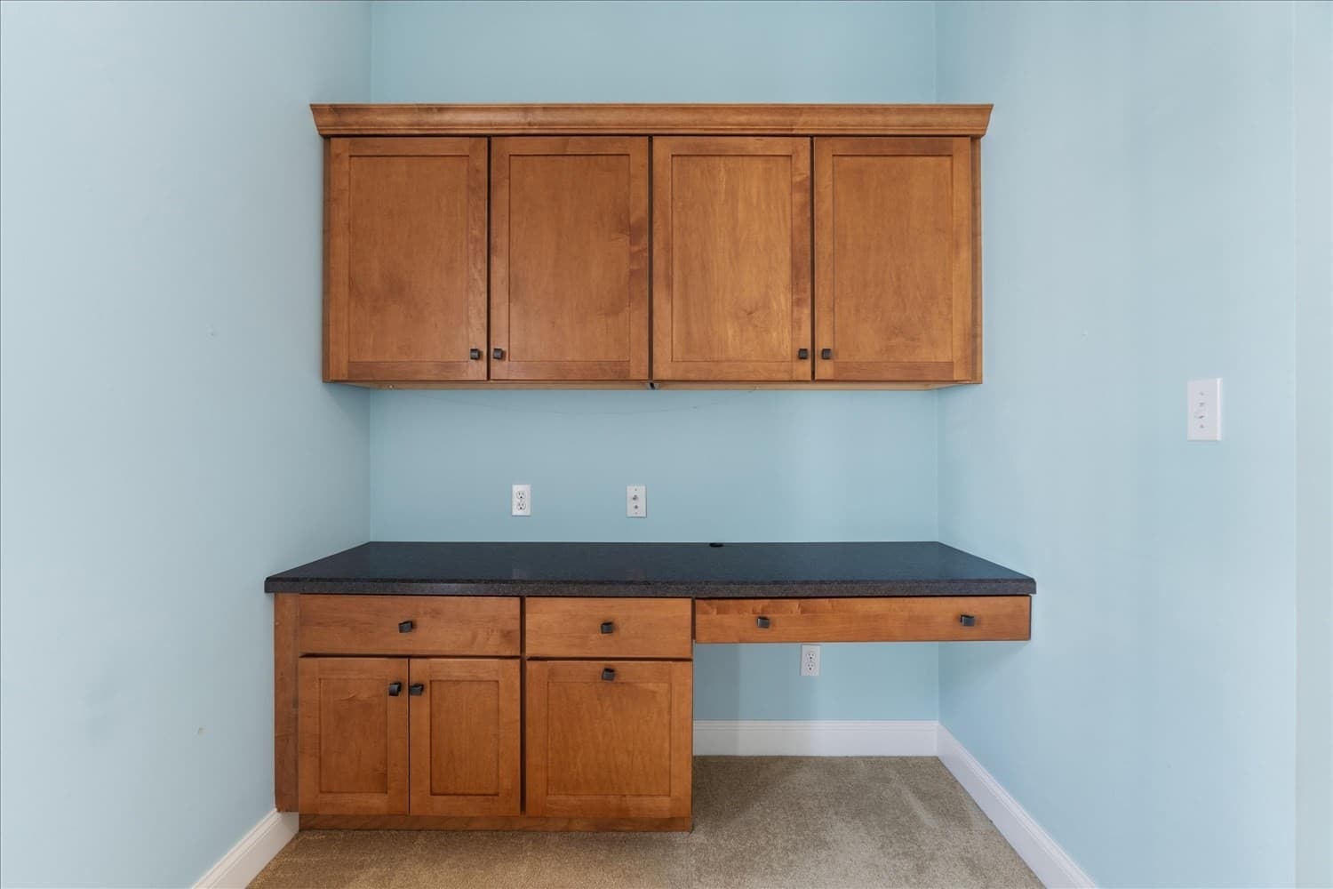 Condominium at 51 Lawrence Dr # 51, Franklin MA 02038, photo 22 of 40