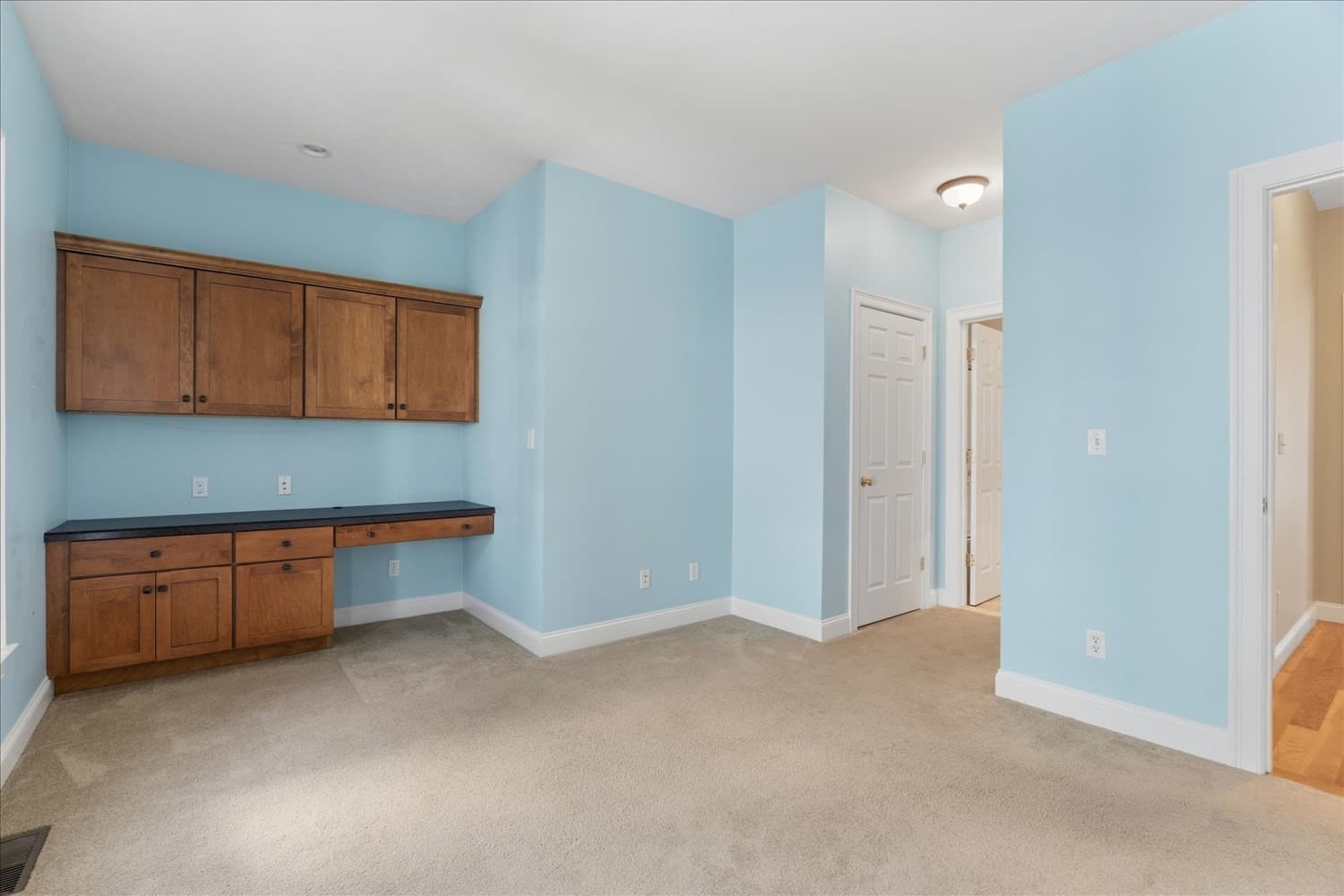 Condominium at 51 Lawrence Dr # 51, Franklin MA 02038, photo 21 of 40