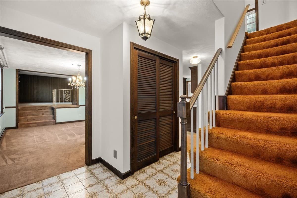 Single Family Residence at 35 Bullard St, Walpole MA 02081, Walpole, photo 6 of 36