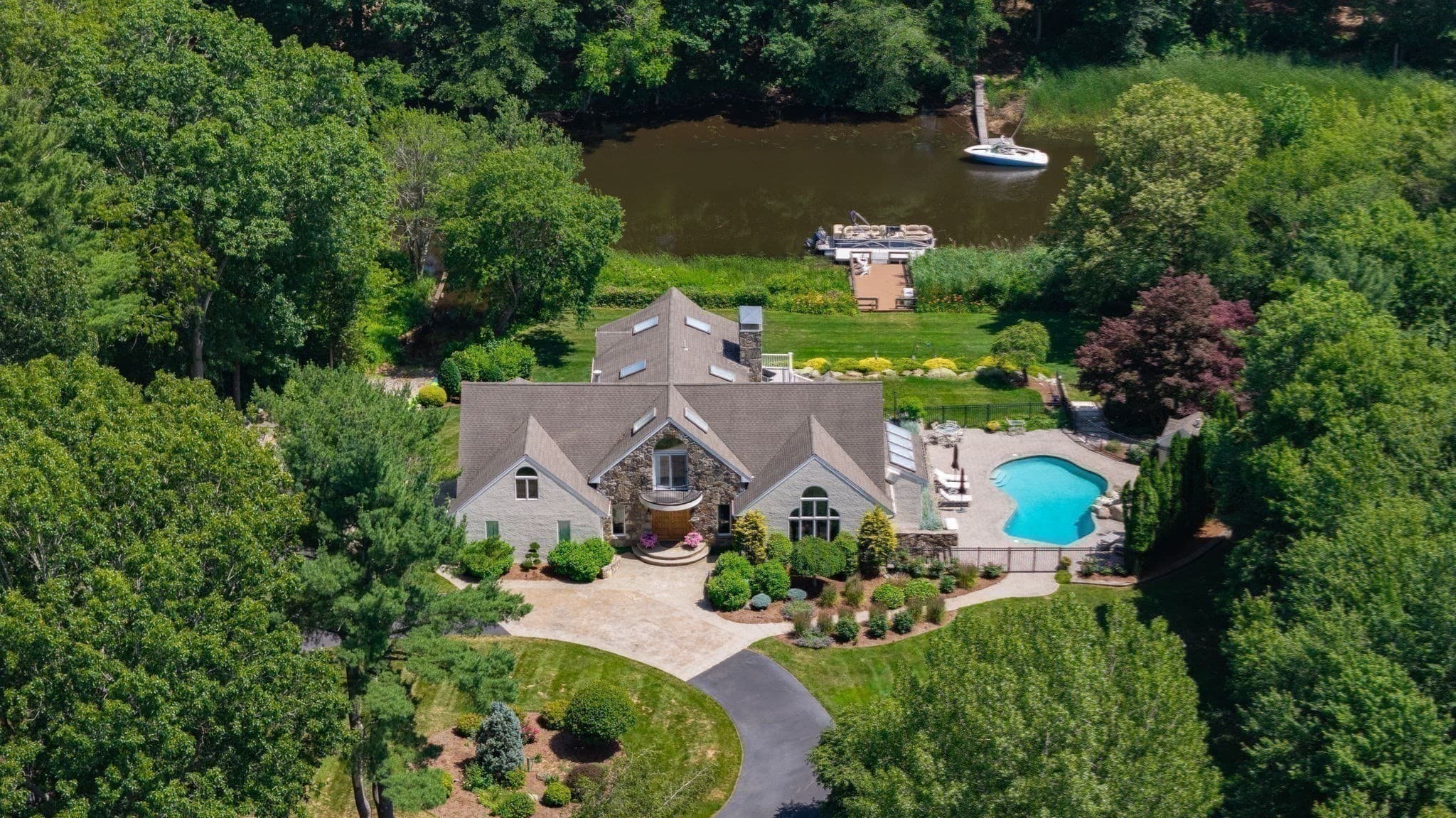 Single Family Residence at 112 River Rd, Hanover MA 02339, Hanover, photo 3 of 41