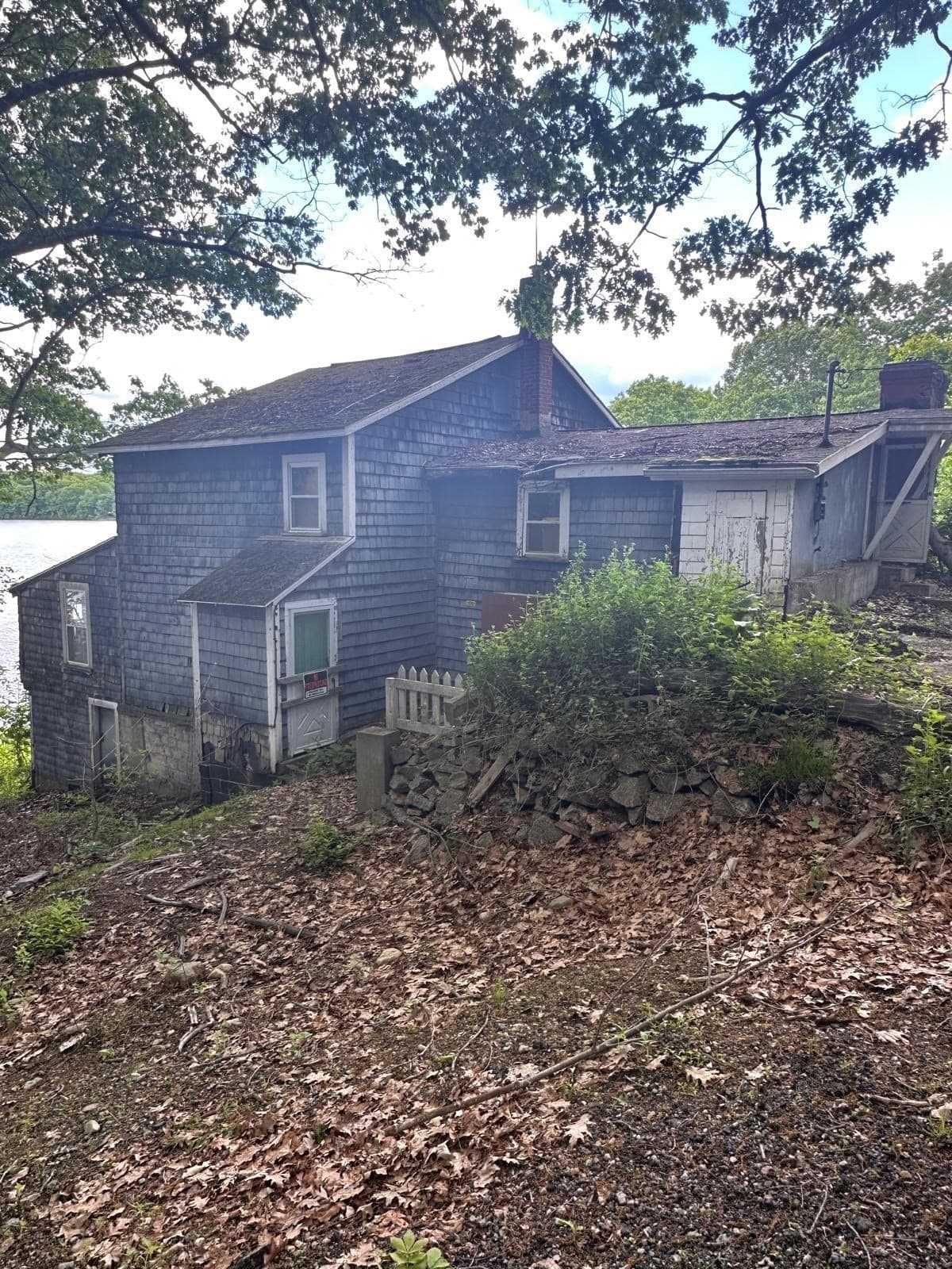 56 Lake Sargent Dr, Leicester MA 01524