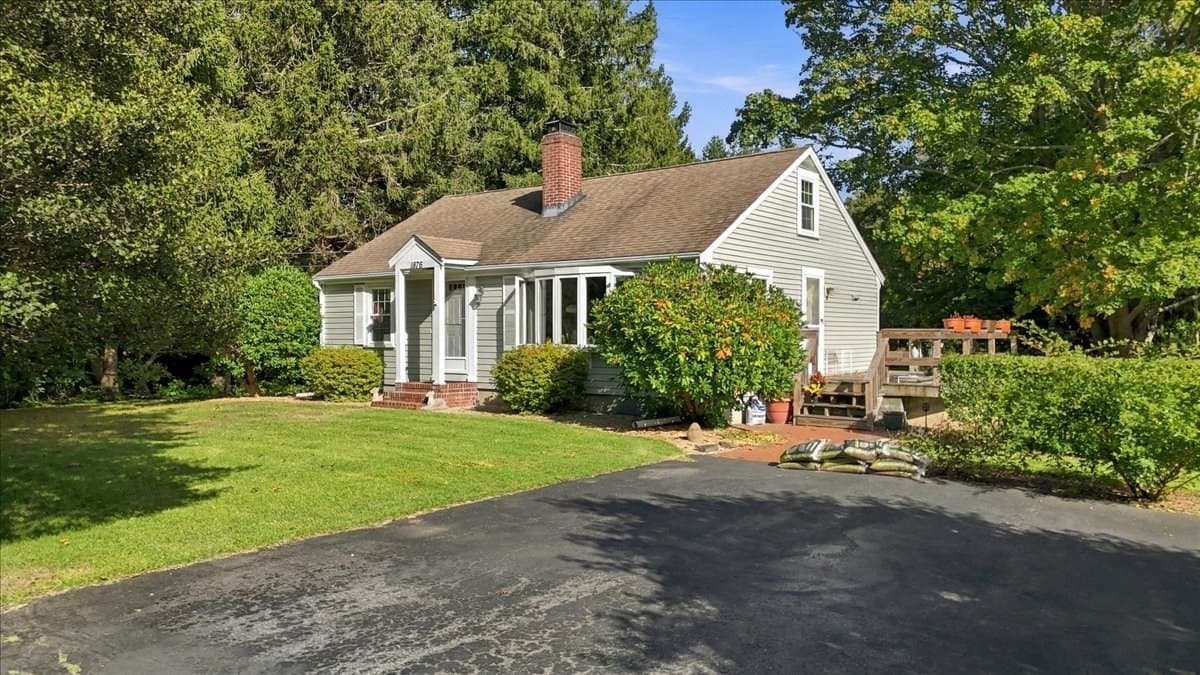 Single Family Residence at 1876 Phinneys Ln, Barnstable MA 02630, Barnstable, photo 2 of 40