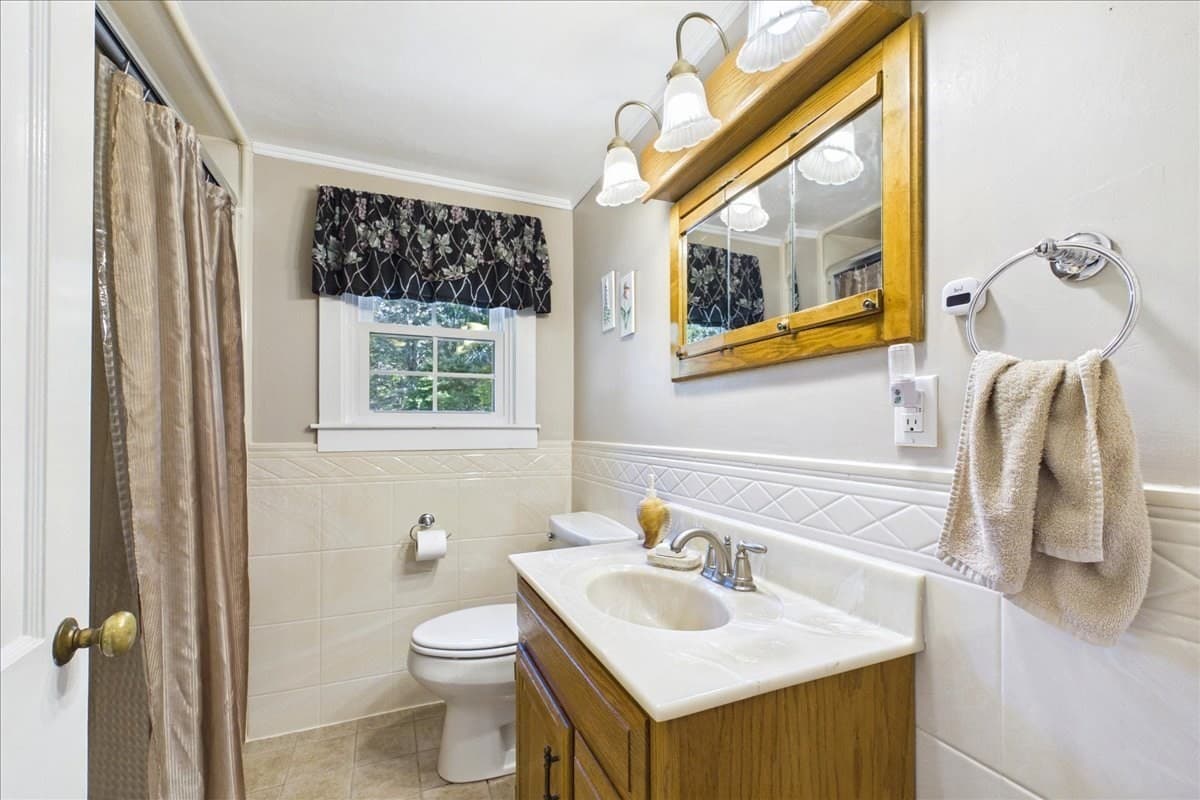 Single Family Residence at 1876 Phinneys Ln, Barnstable MA 02630, Barnstable, photo 18 of 40