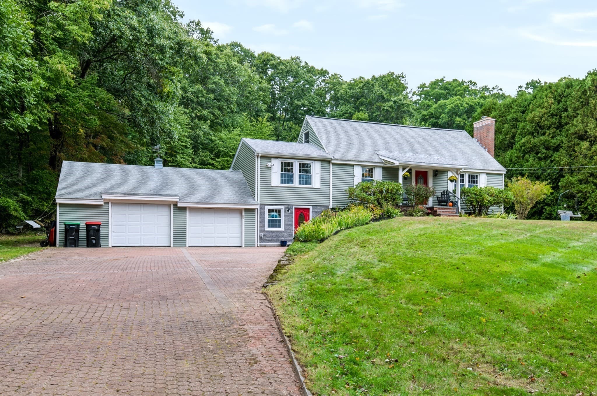 194 W Sutton Rd, Sutton MA 01590