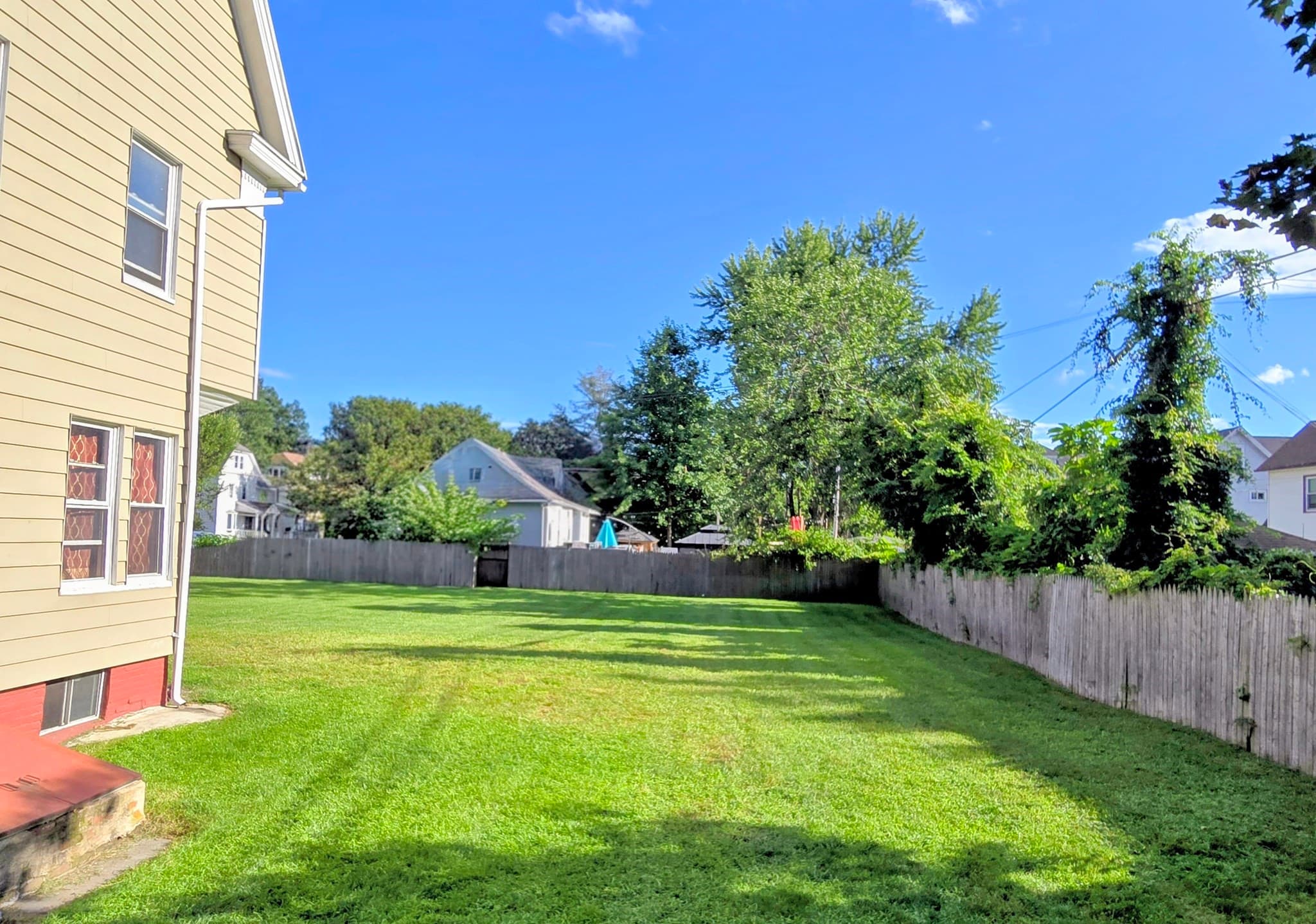 Single Family Residence at 38 Northampton Ave, Springfield MA 01109, Springfield, photo 7 of 42
