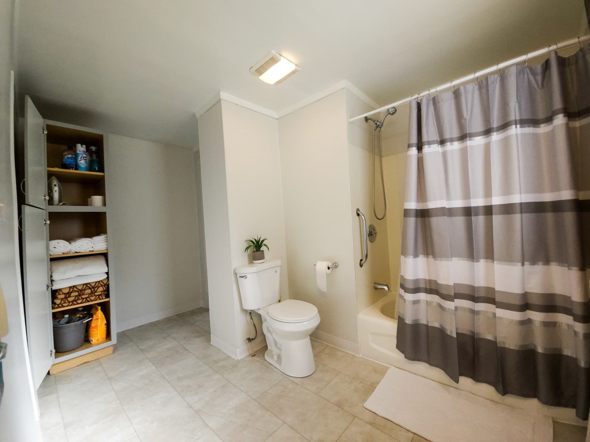 Single Family Residence at 38 Northampton Ave, Springfield MA 01109, Springfield, photo 20 of 42