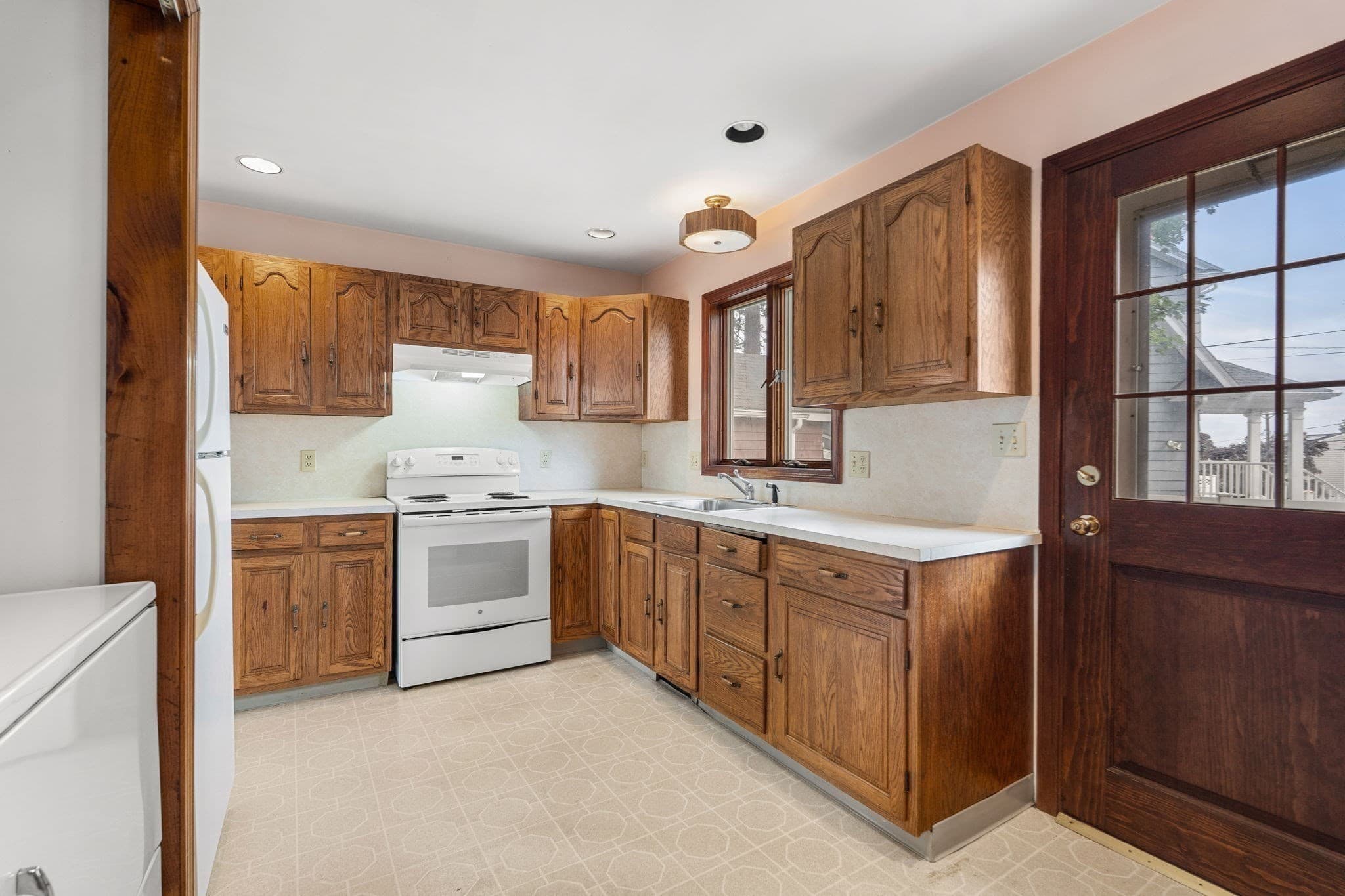 Single Family Residence at 7 Enfield Road, Winthrop MA 02152, Winthrop, photo 7 of 30
