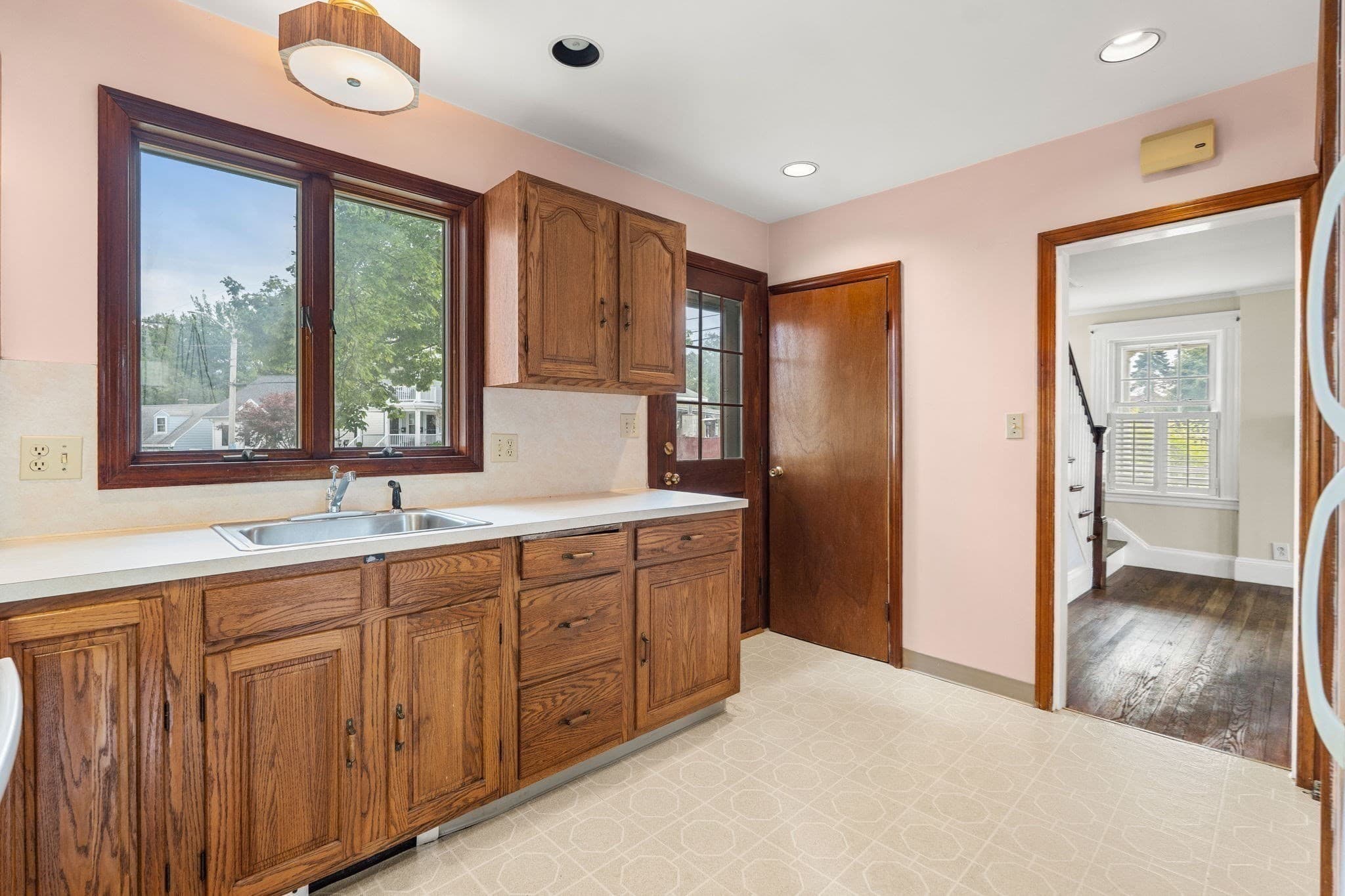 Single Family Residence at 7 Enfield Road, Winthrop MA 02152, Winthrop, photo 8 of 30