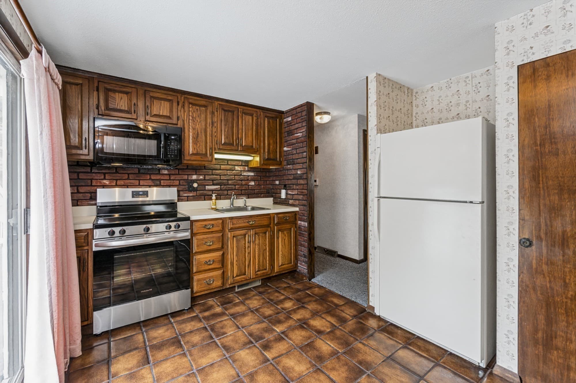 Single Family Residence at 33 Nolte Road, Billerica MA 01821, Billerica, photo 11 of 42