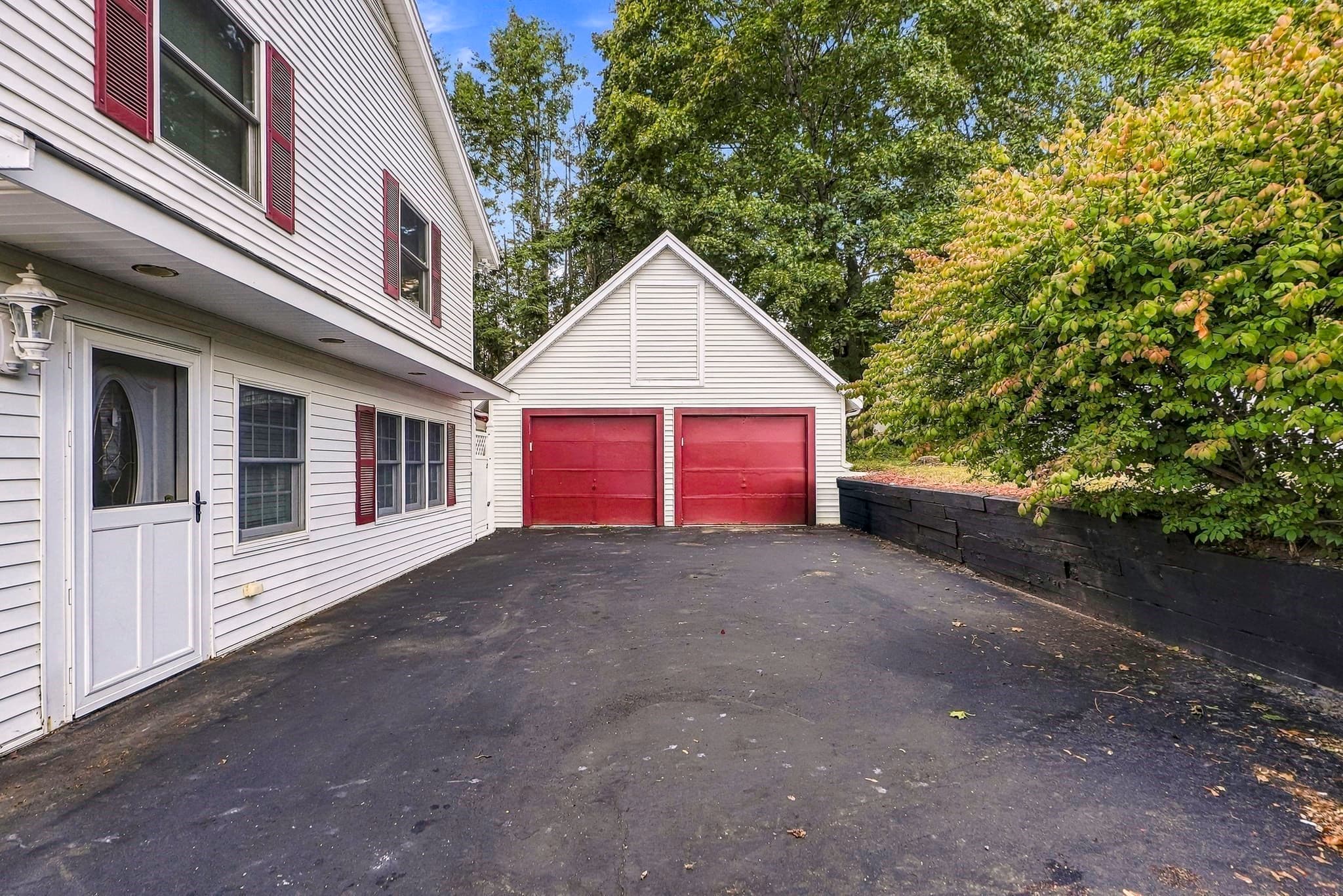 Single Family Residence at 10 Munson Street, Hudson MA 01749, Hudson, photo 3 of 32