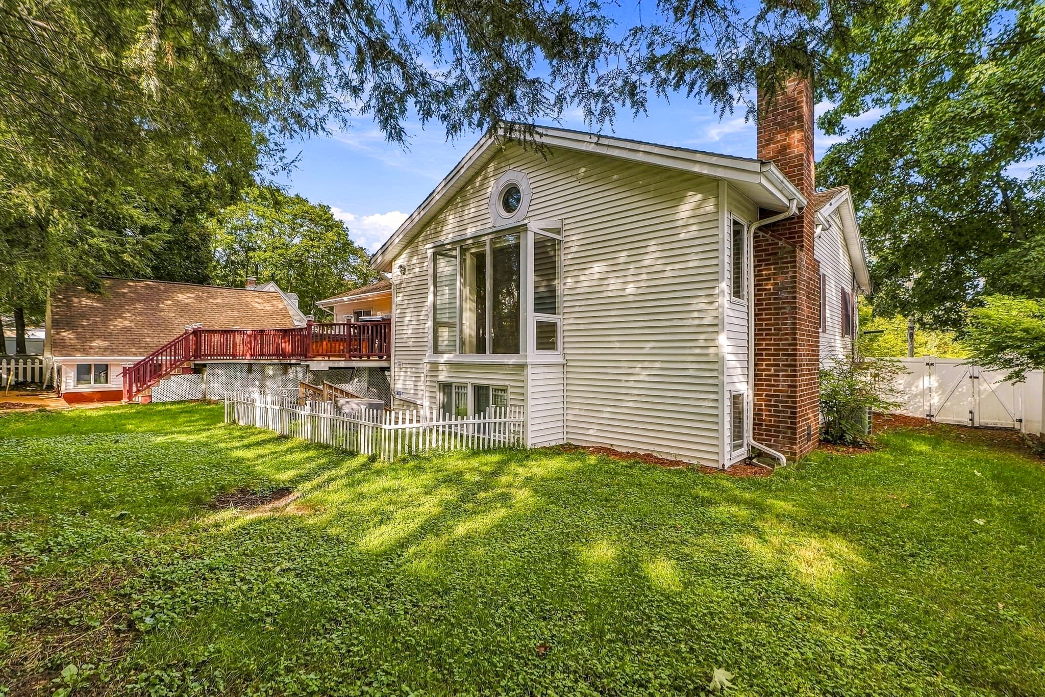Single Family Residence at 10 Munson Street, Hudson MA 01749, Hudson, photo 4 of 32
