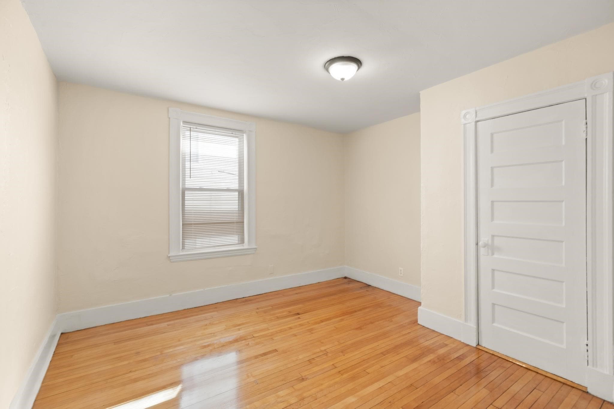 5-9 Family at 55 Rock Ave, Lynn MA 01902, Lynn, photo 16 of 37
