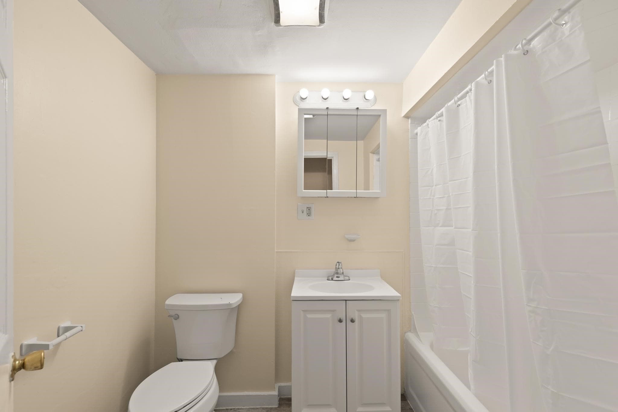 5-9 Family at 55 Rock Ave, Lynn MA 01902, Lynn, photo 26 of 37