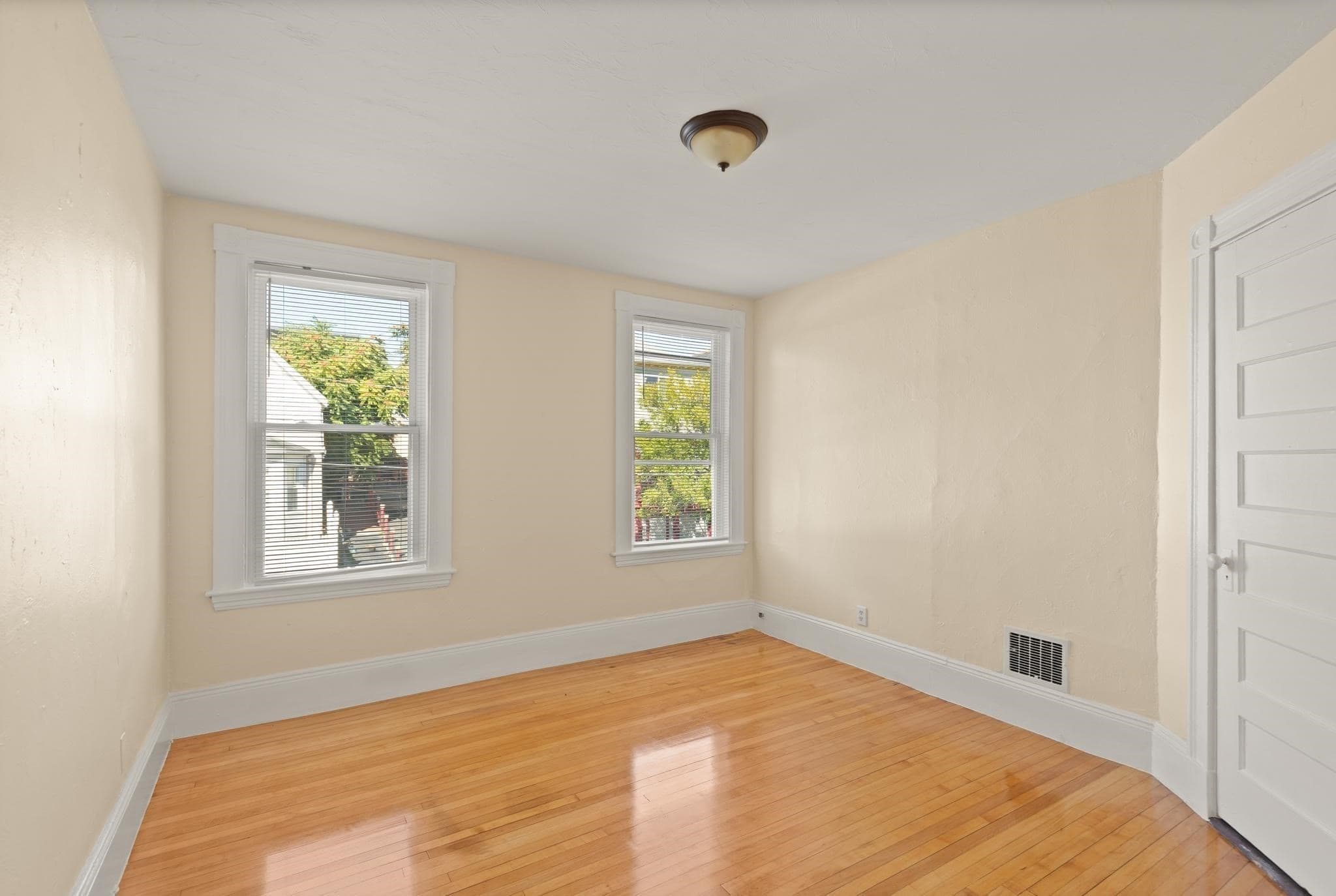 5-9 Family at 55 Rock Ave, Lynn MA 01902, Lynn, photo 22 of 37