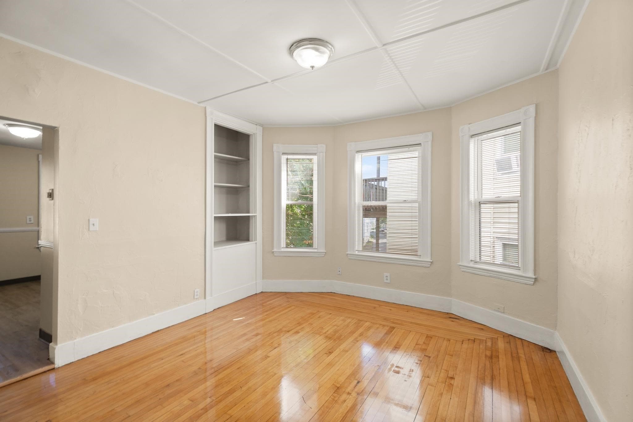 5-9 Family at 55 Rock Ave, Lynn MA 01902, Lynn, photo 9 of 37