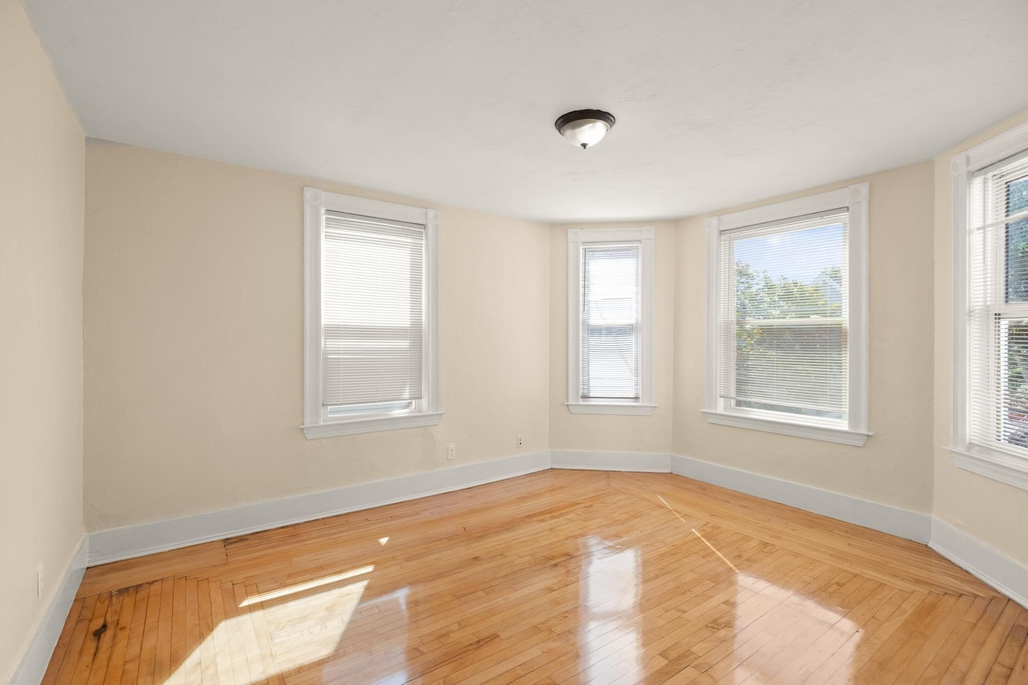 5-9 Family at 55 Rock Ave, Lynn MA 01902, Lynn, photo 18 of 37
