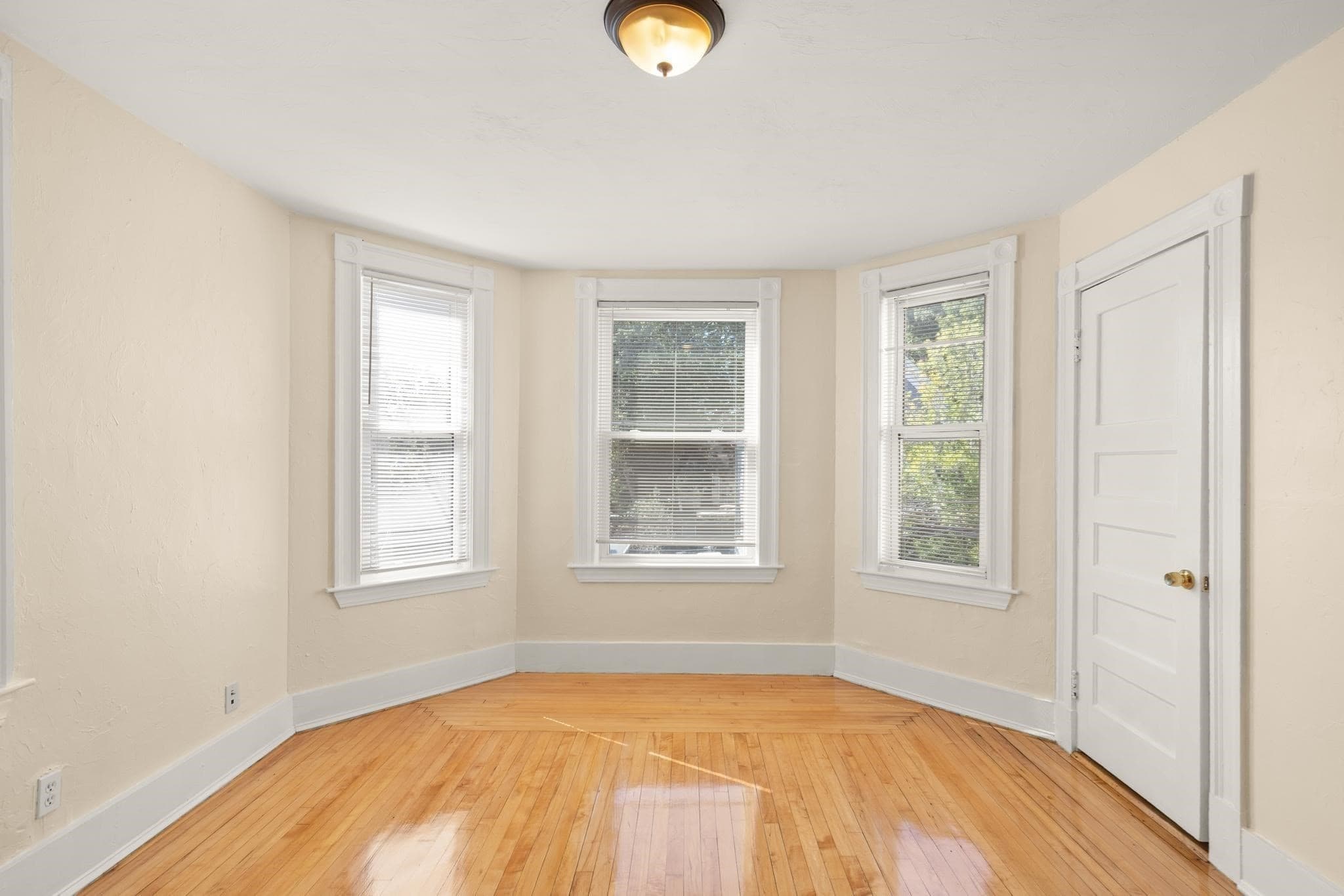 5-9 Family at 55 Rock Ave, Lynn MA 01902, Lynn, photo 19 of 37