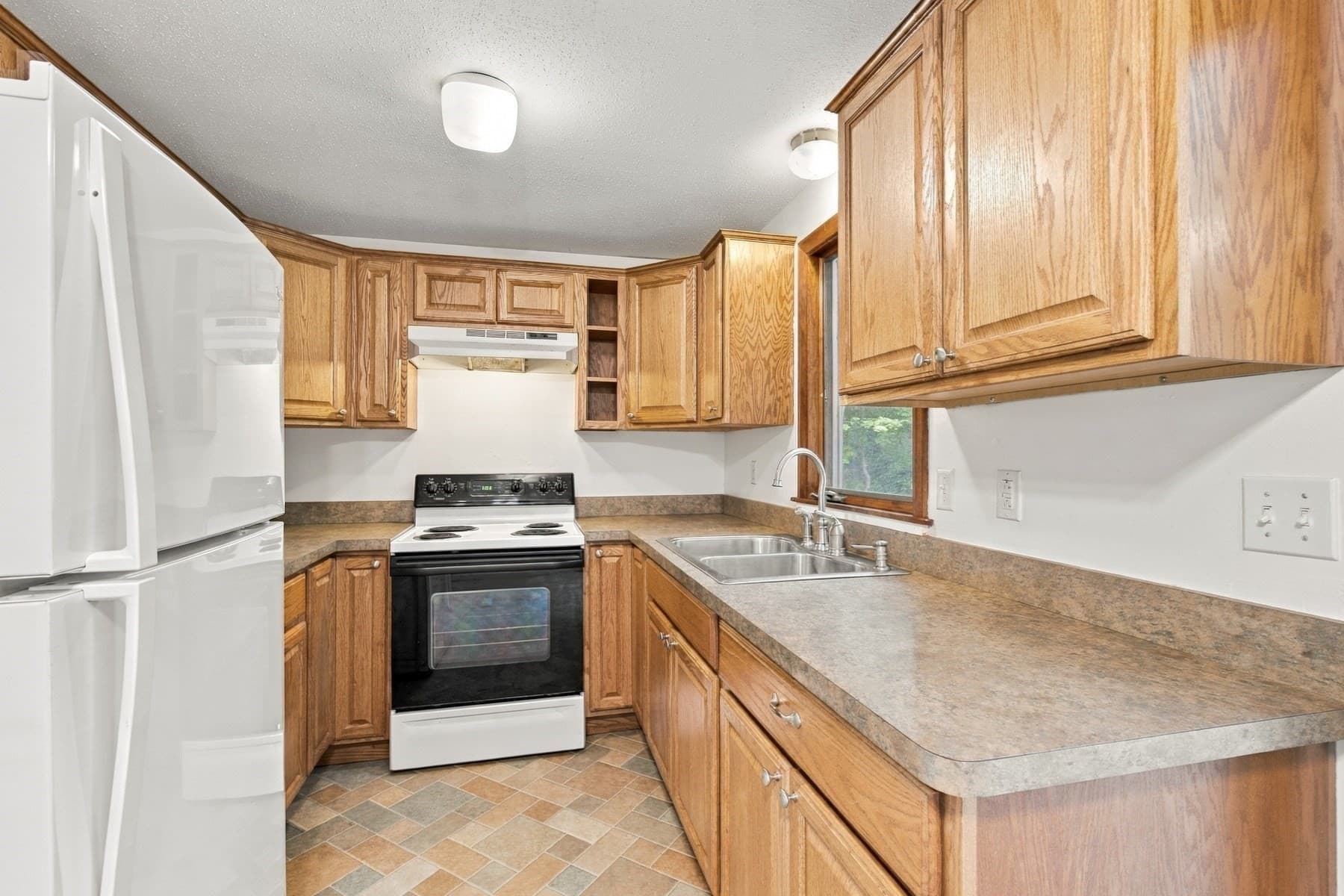 Single Family Residence at 35 Pinecrest Beach Dr, Falmouth MA 02536, Falmouth, photo 18 of 30