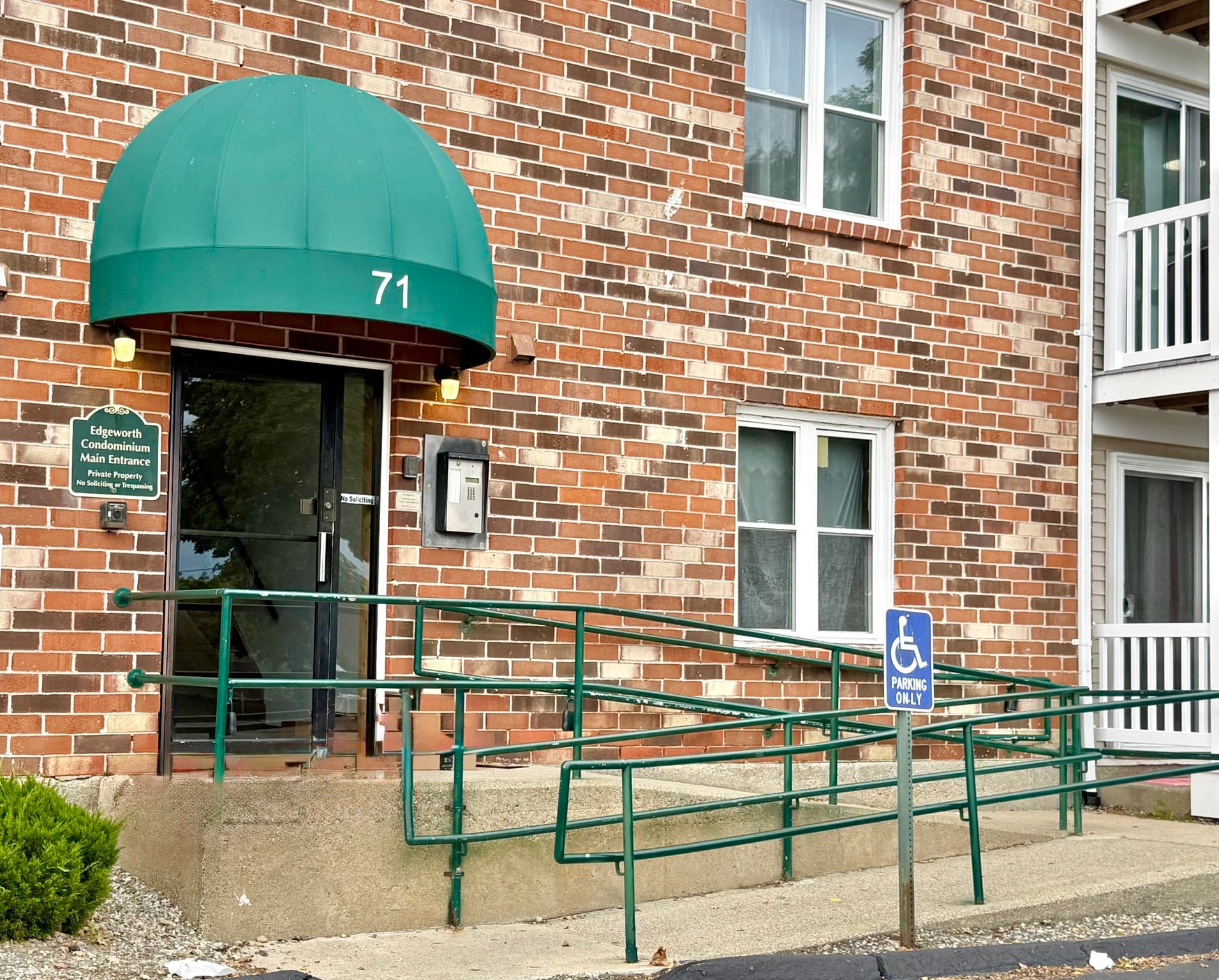 71 Edgeworth St # 17, Worcester MA 01605
