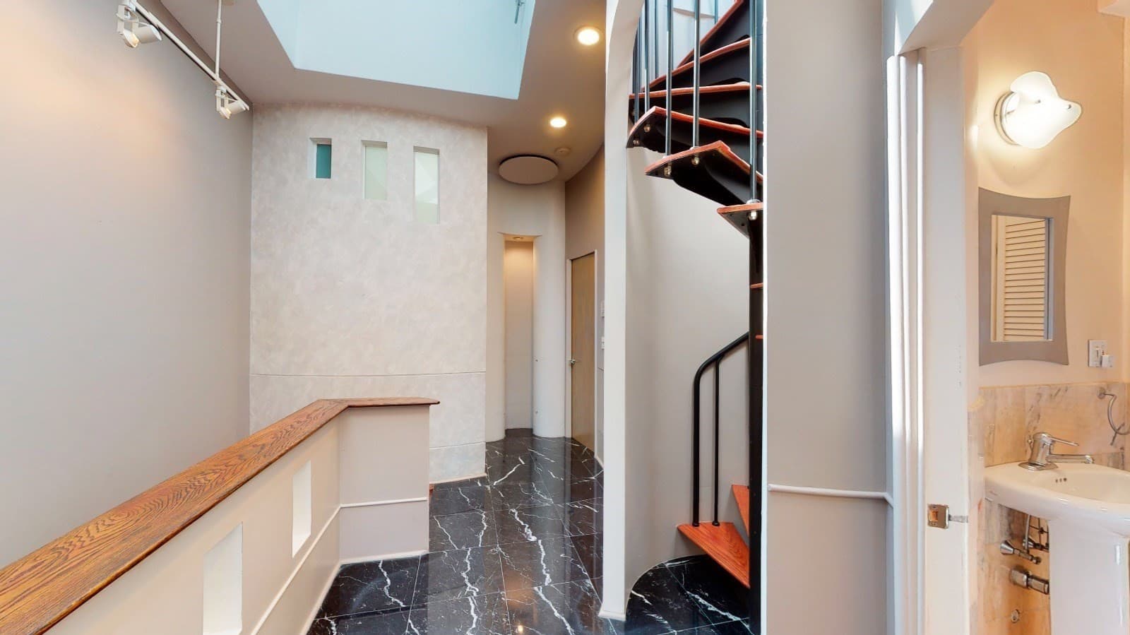 Condominium at 171 Beacon St. # 5 PH, Boston MA 02116, Boston, photo 2 of 13