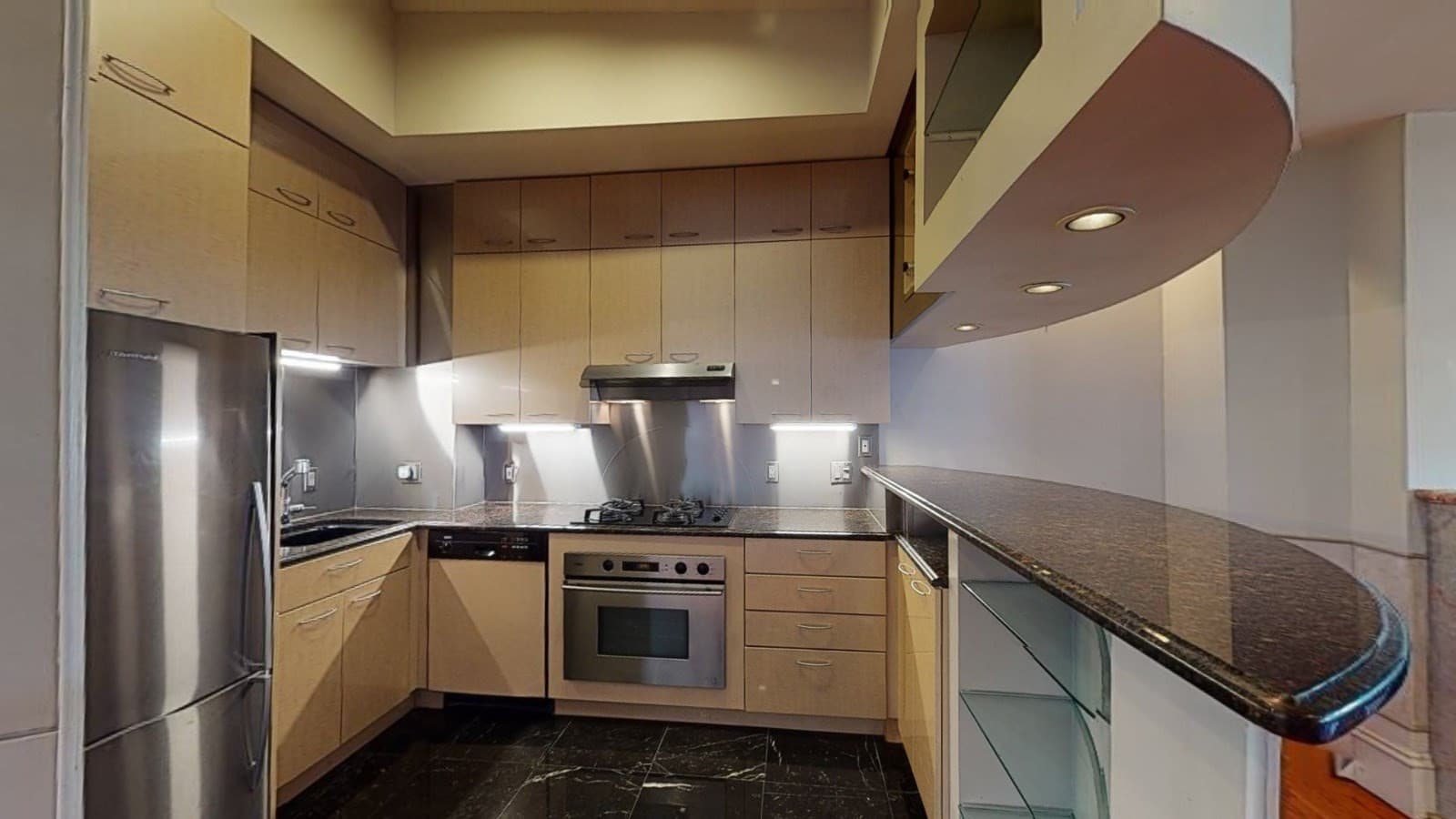 Condominium at 171 Beacon St. # 5 PH, Boston MA 02116, Boston, photo 3 of 13