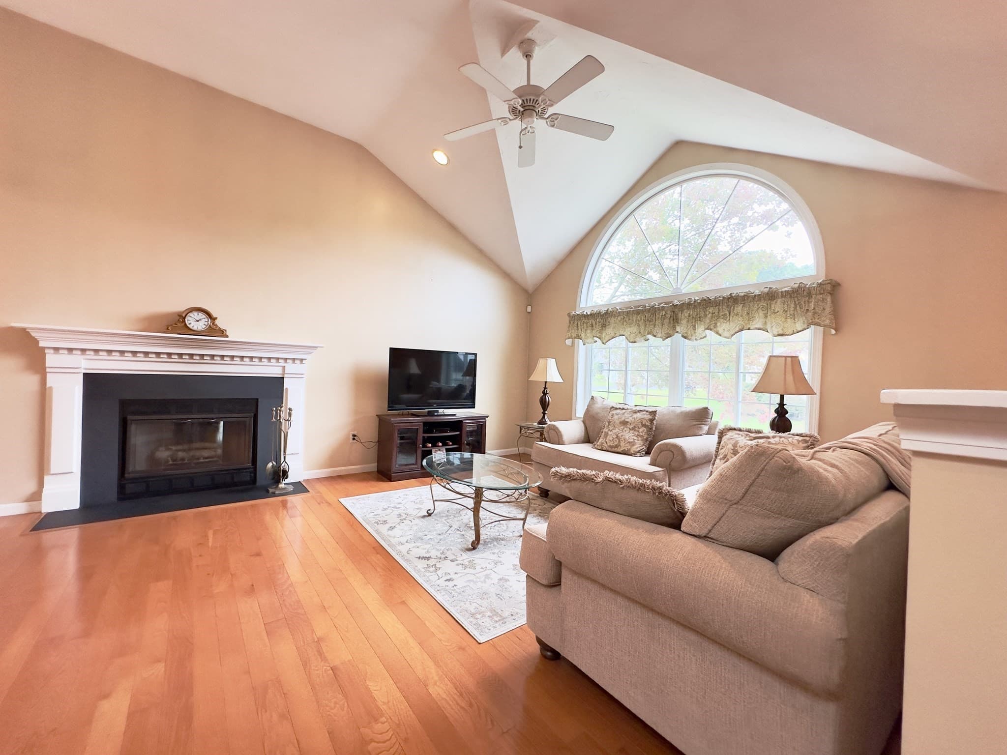 Single Family Residence at 75 Moreland Green Dr, Worcester MA 01609, Worcester, photo 2 of 26