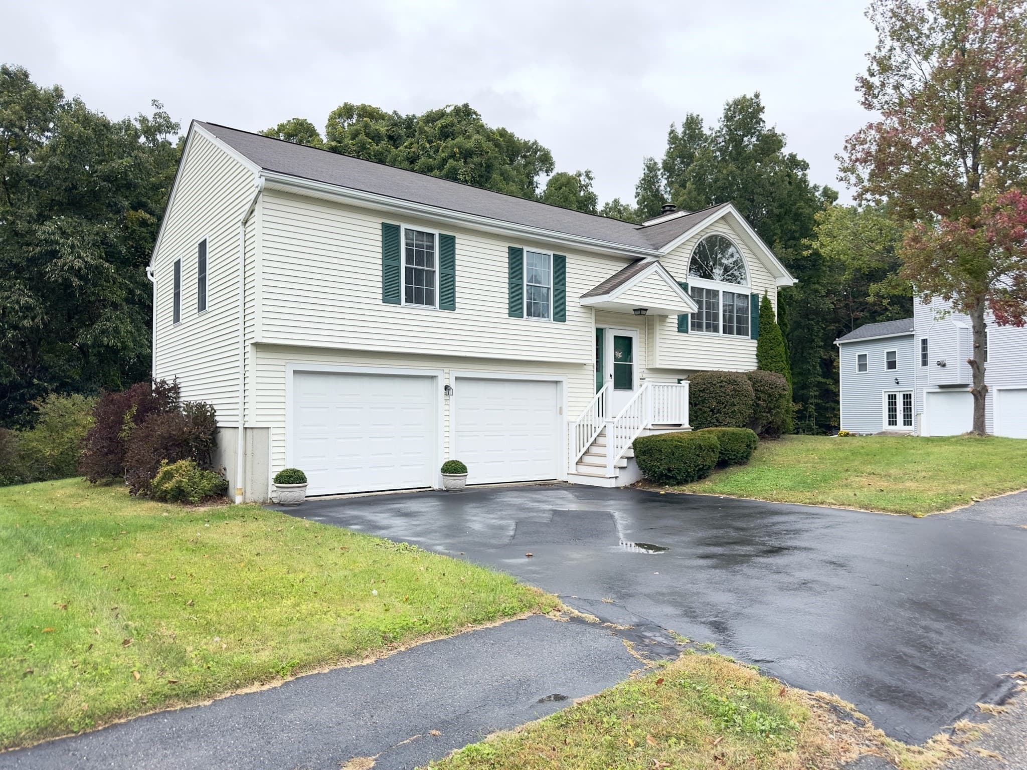 75 Moreland Green Dr, Worcester MA 01609