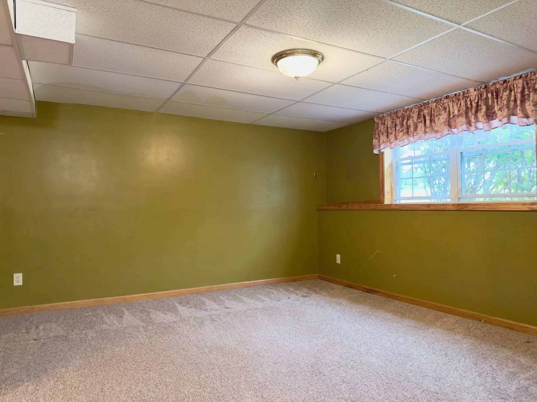 Single Family Residence at 75 Moreland Green Dr, Worcester MA 01609, Worcester, photo 11 of 26